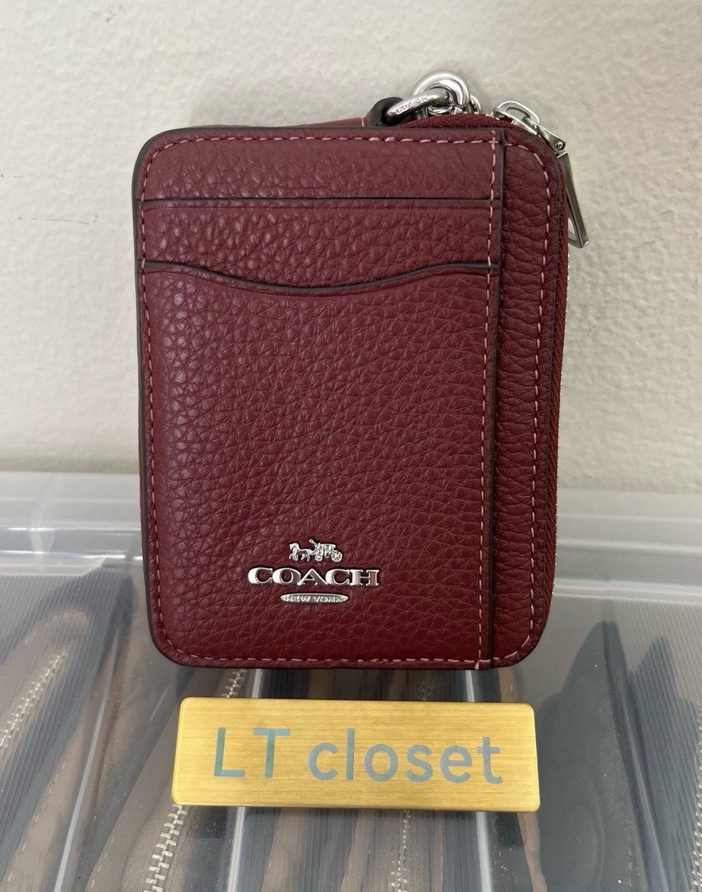 NWT COACH ZIP LEATHER CARD CASE