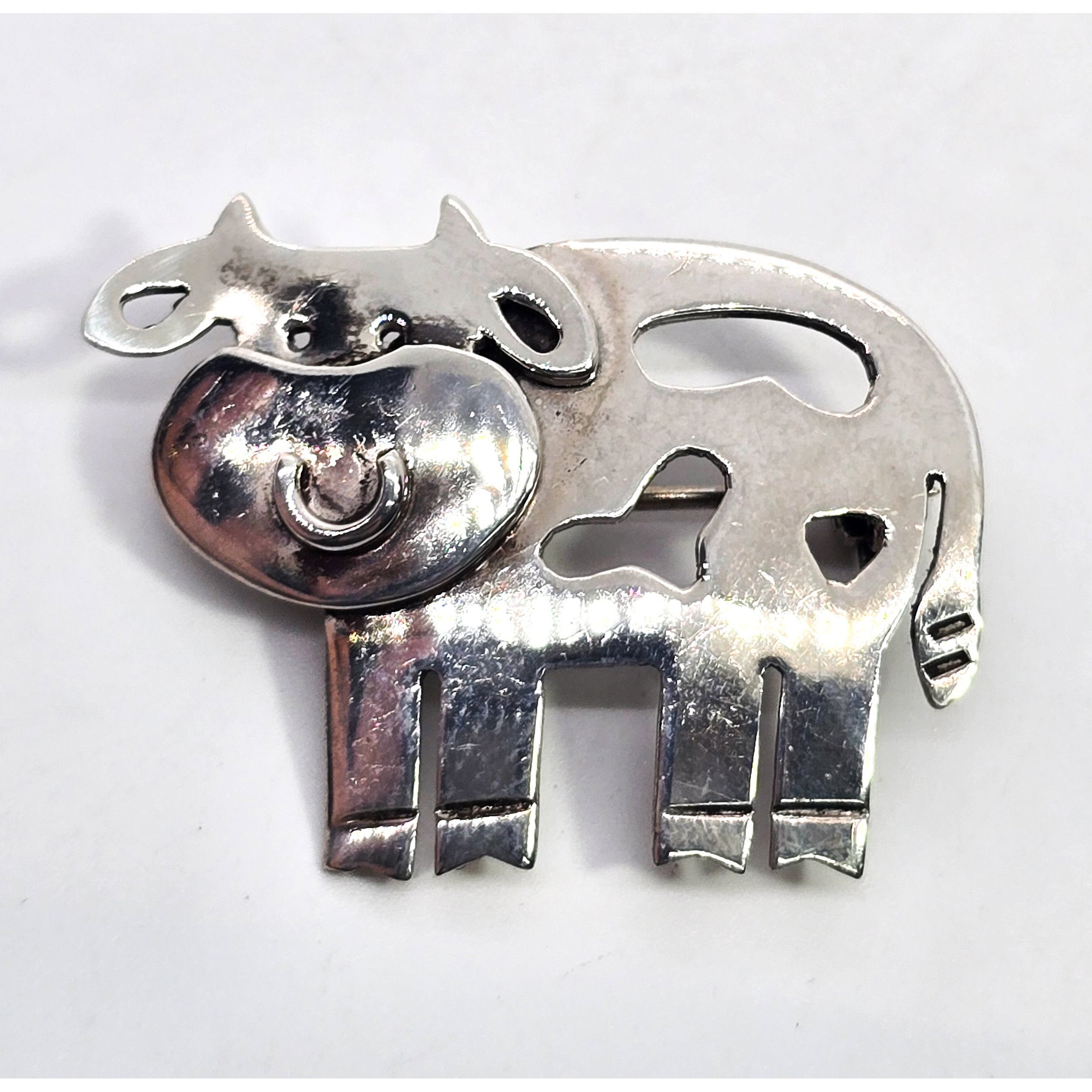 Cow Cattle figural farm animal vintage sterling silver SU Brooch