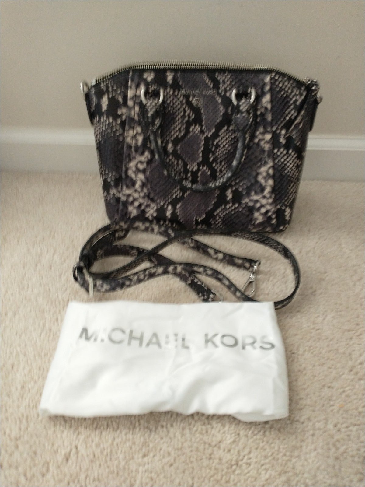 MICHAEL KORS Sienna Medium Pebbles Leather Python Embossed. New without Tag...