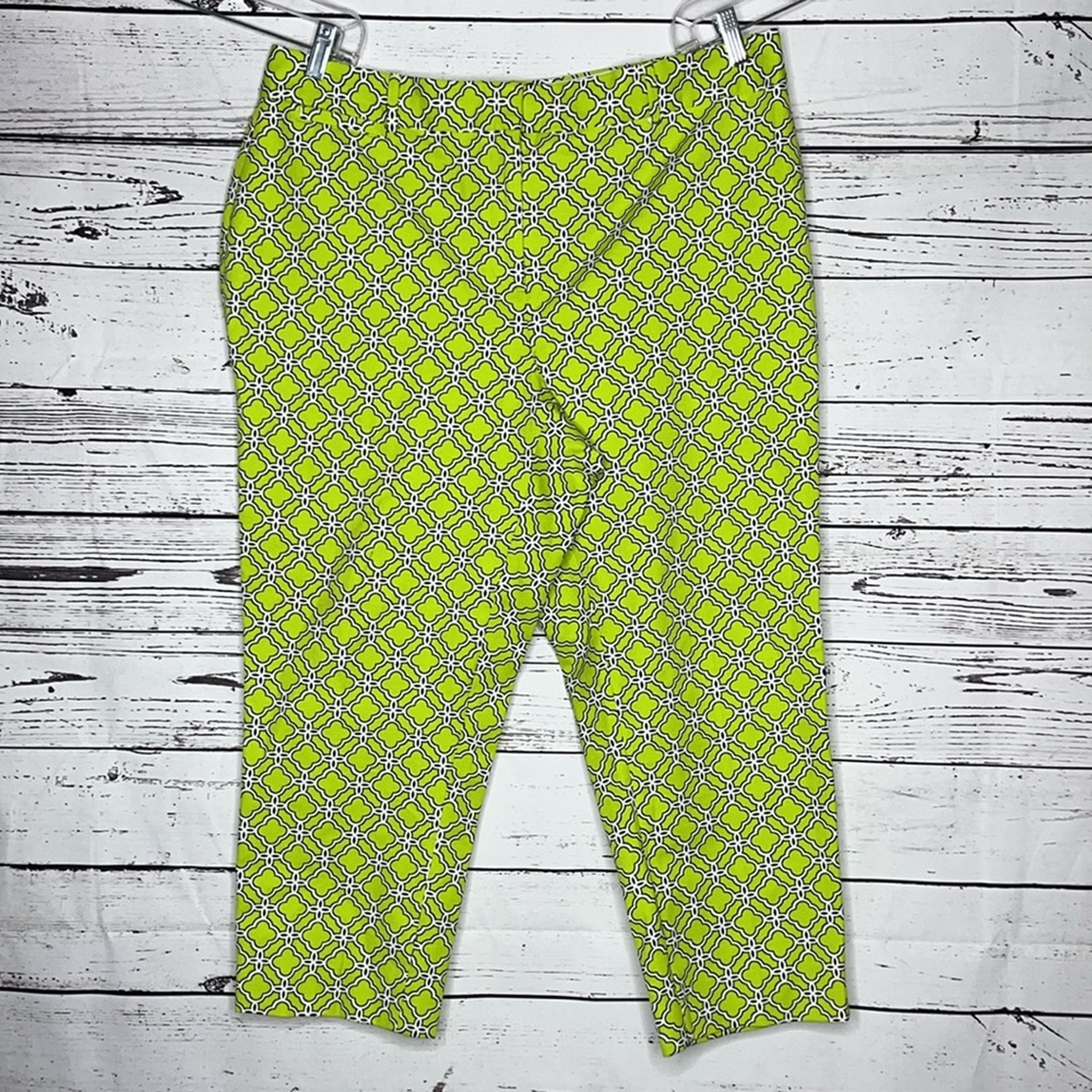 Crown & Ivy Woman Size 16W Lime Green & White Geometric Print Cropped Pants