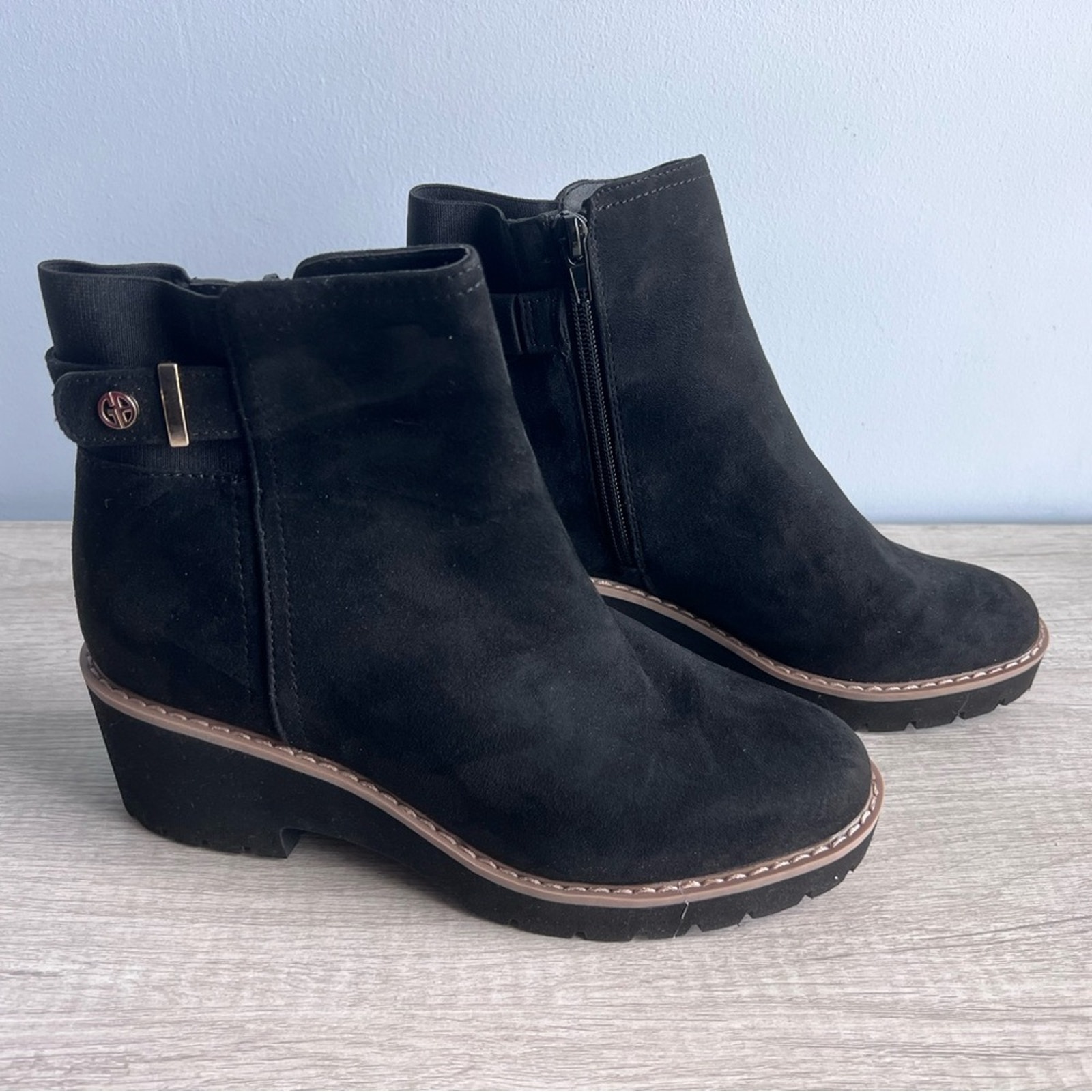 Giani Bernini Women's Vedaa Memory Foam Wedge Booties Size 7.5