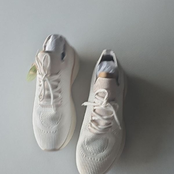 New Sofft Women's Athletic Shoes, Size 9.5