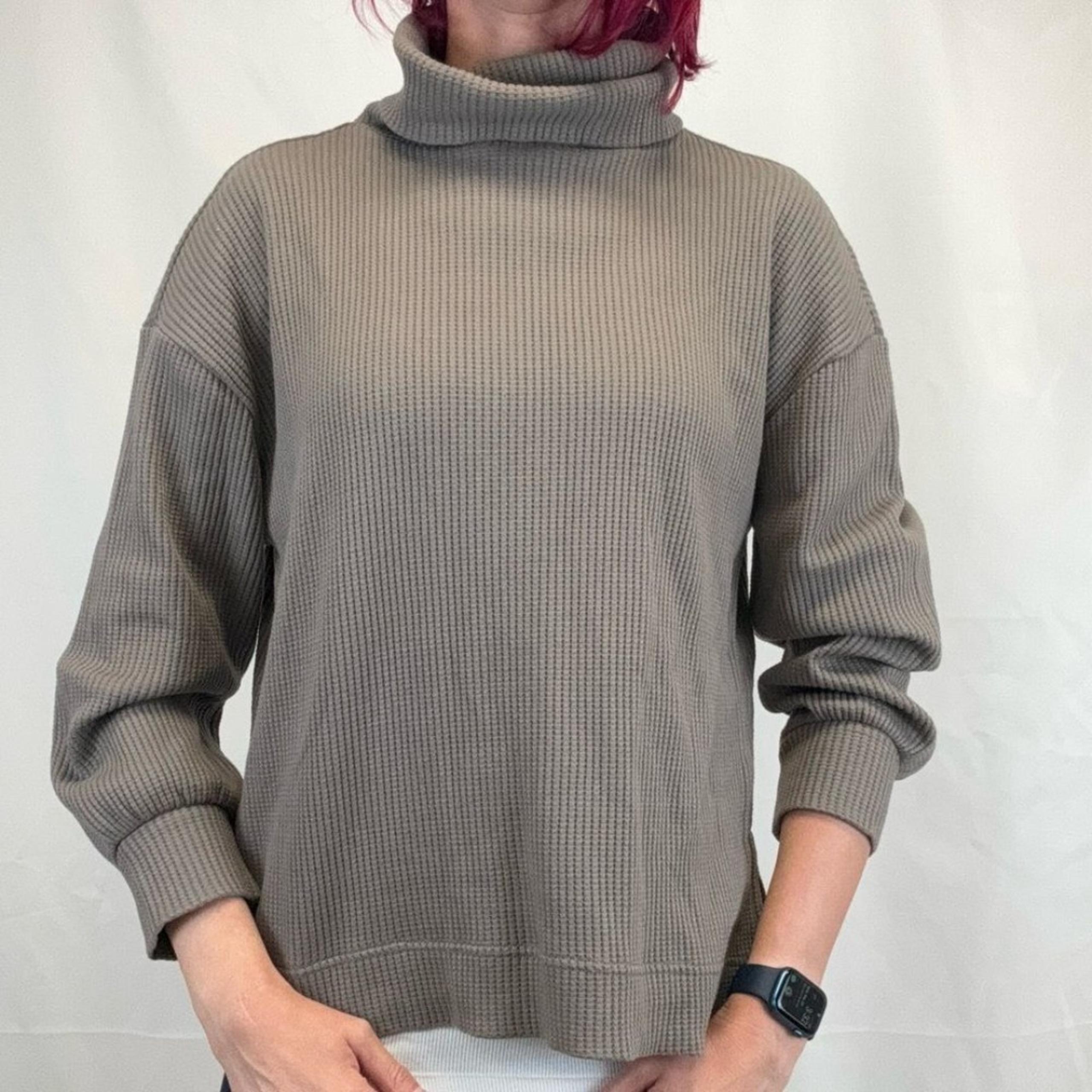 GAP Women's Waffle Knit Turtleneck Shirt M Med Medium Taupe Brown Side Slit Boxy