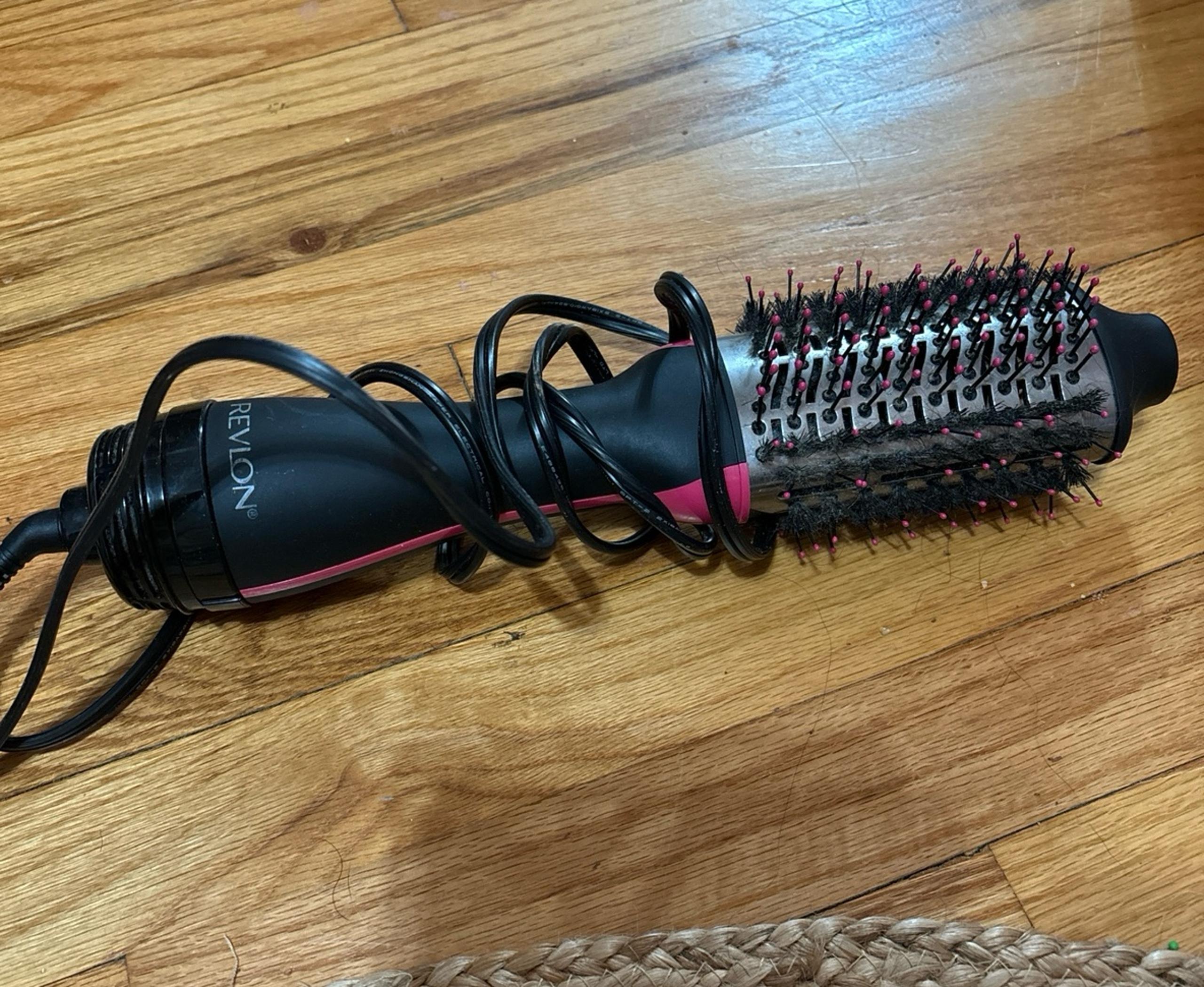 Blow dry brush