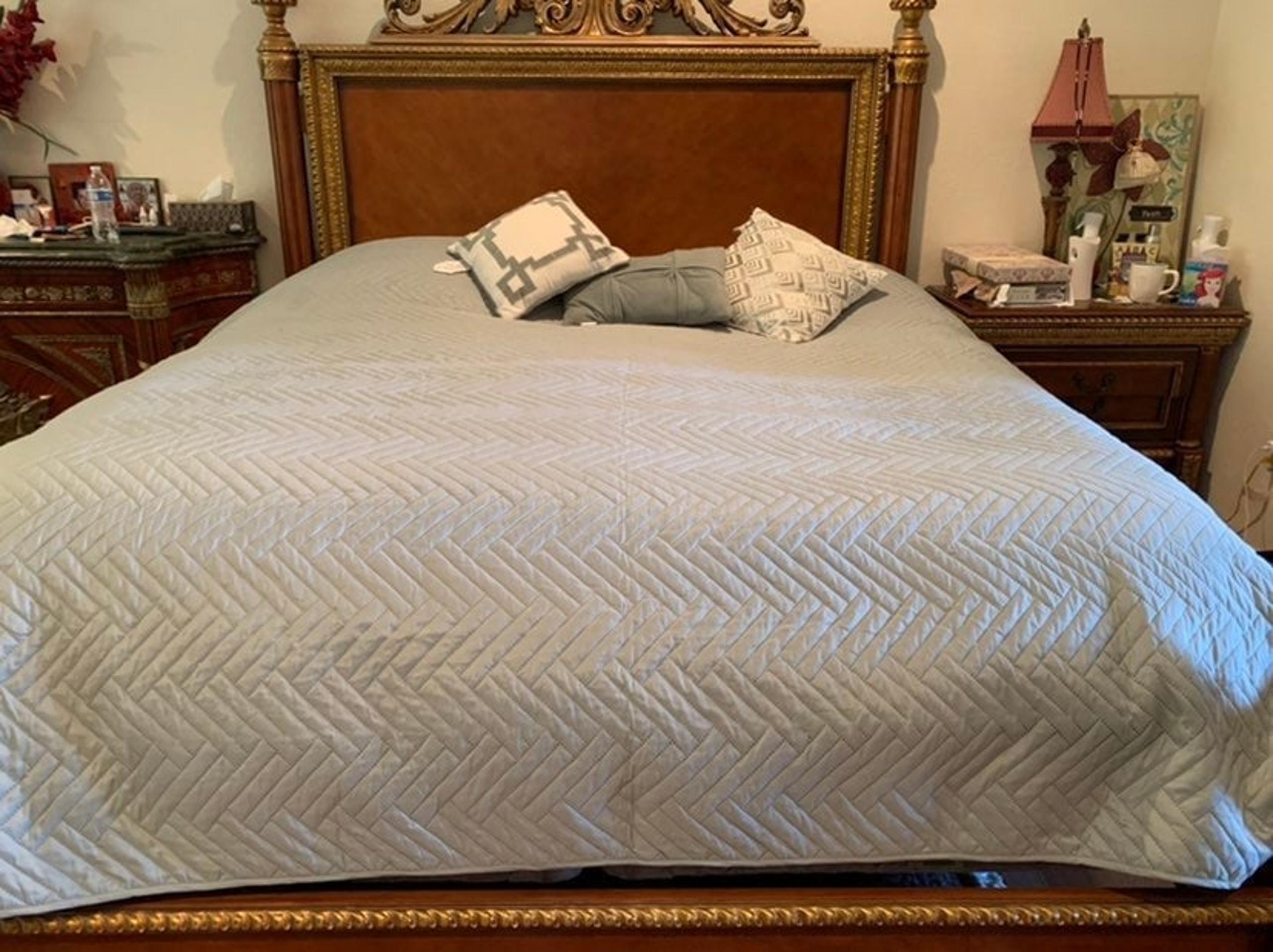 Macy's King size coverlet set 4 pieces