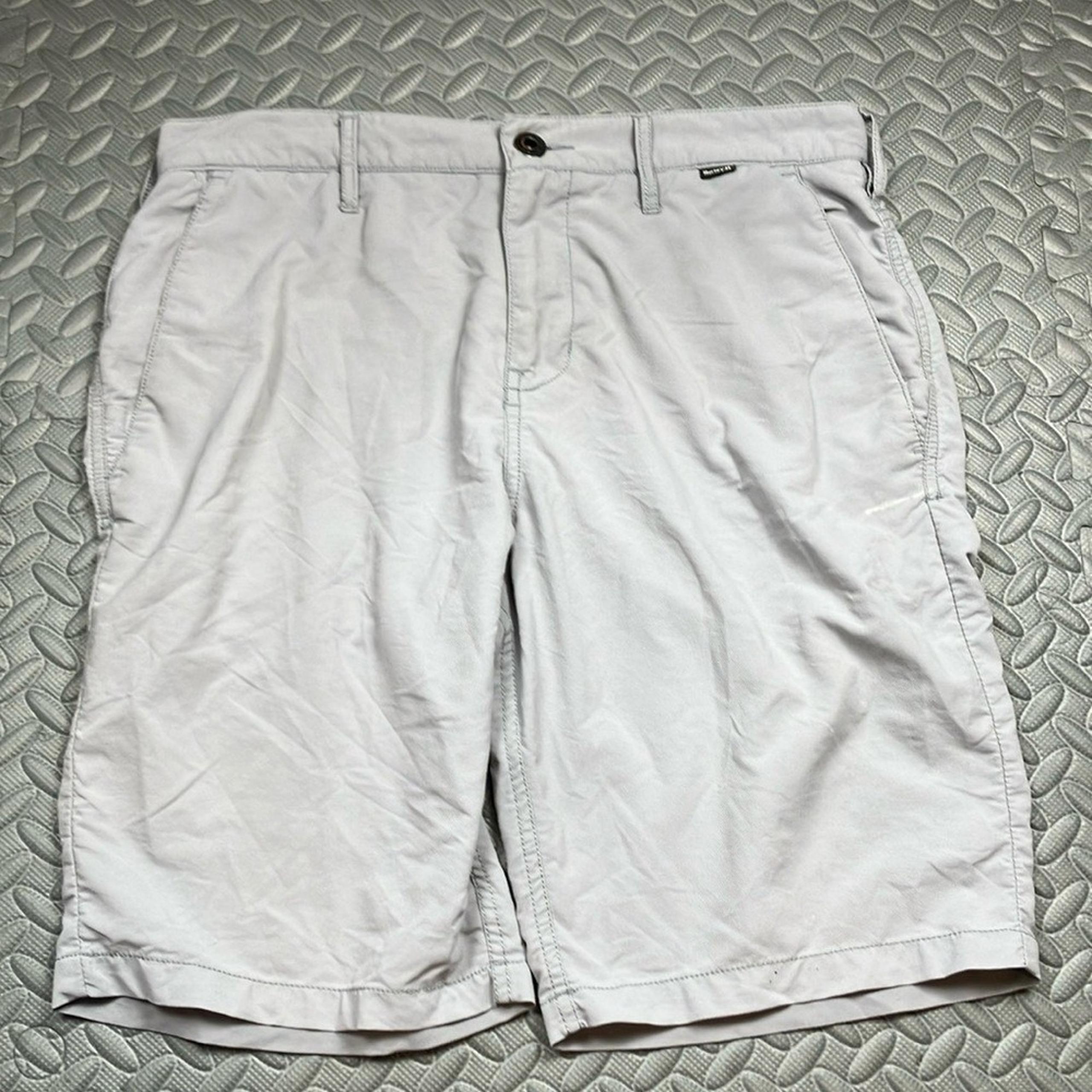 Hurley Men's Light Gray Flat Front Shorts size waist 30