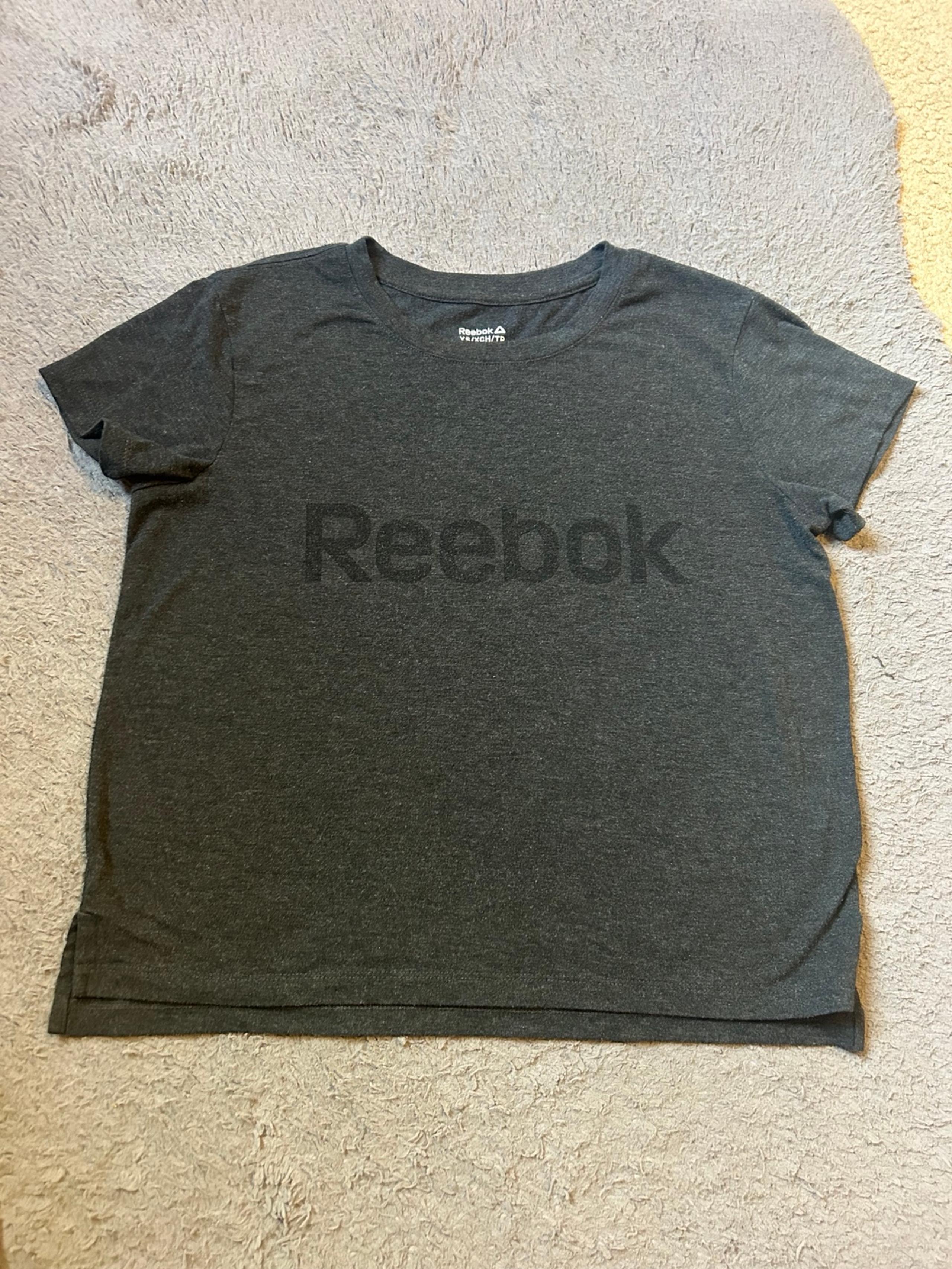 Cropped Reebok Tee