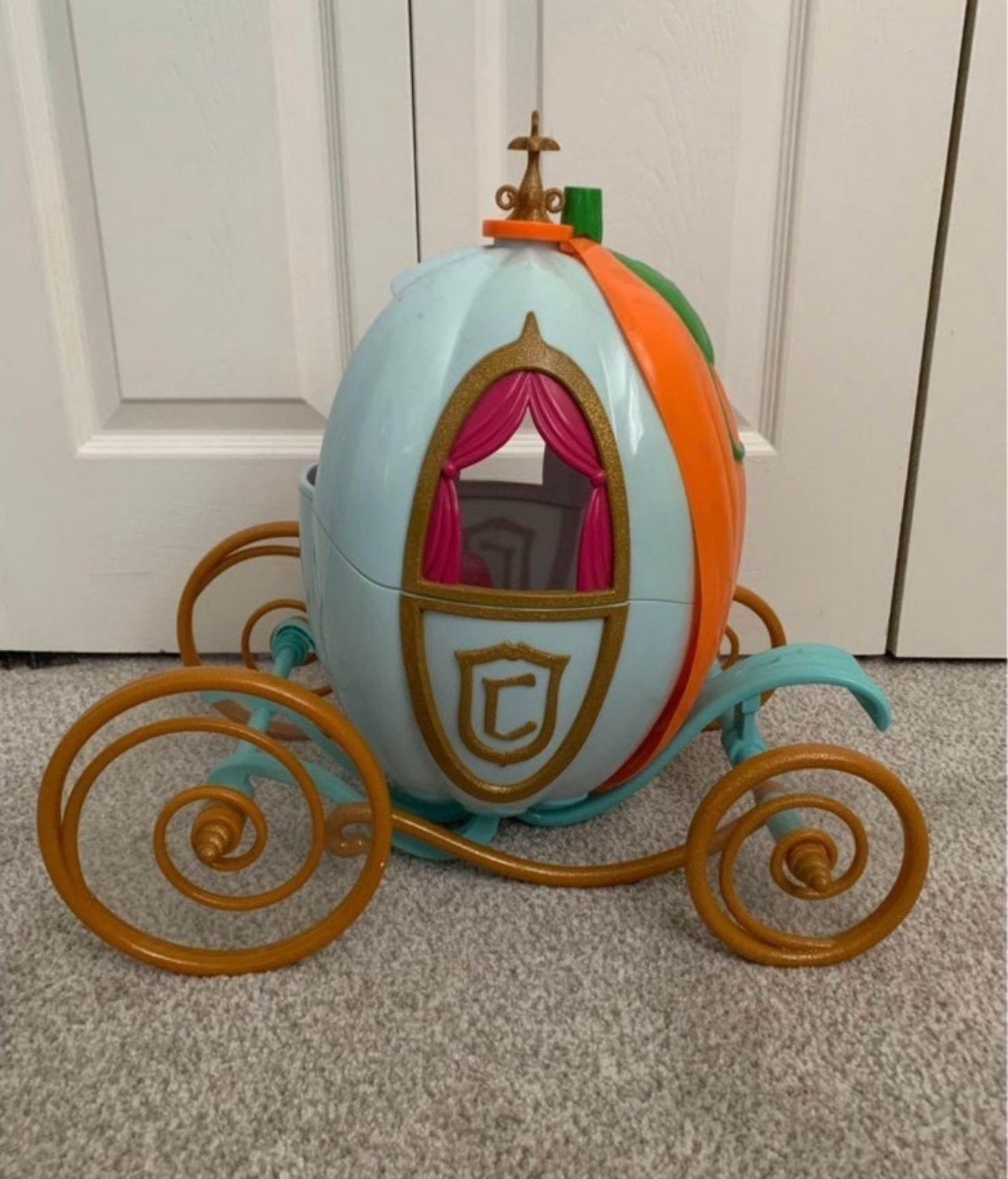 DISNEY CINDERELLA HAPPILY EVER AFTER CARRIAGE PUMPKIN COACH