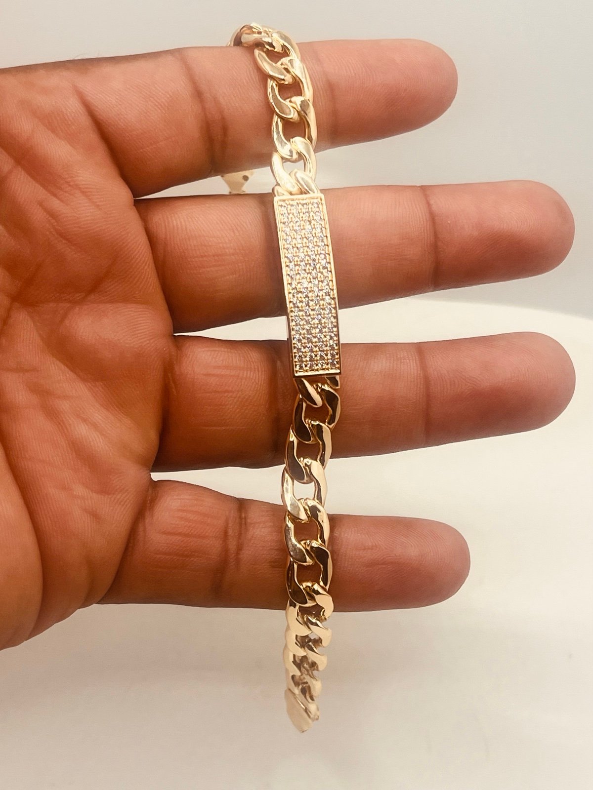 Gold plated unisex bracelet imitation diamond design