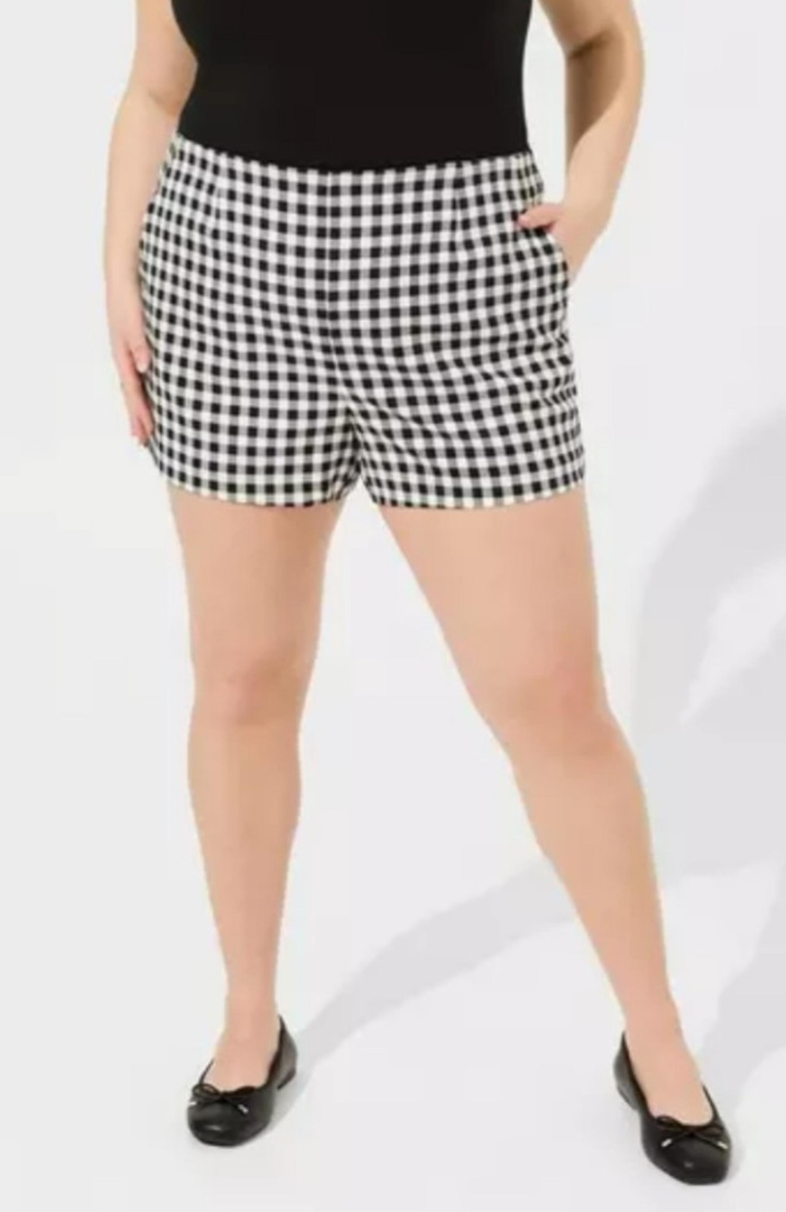 NWOT Torrid x Marilyn Monroe High Waisted Retro Short Stretch w/ Pockets Plus 3X