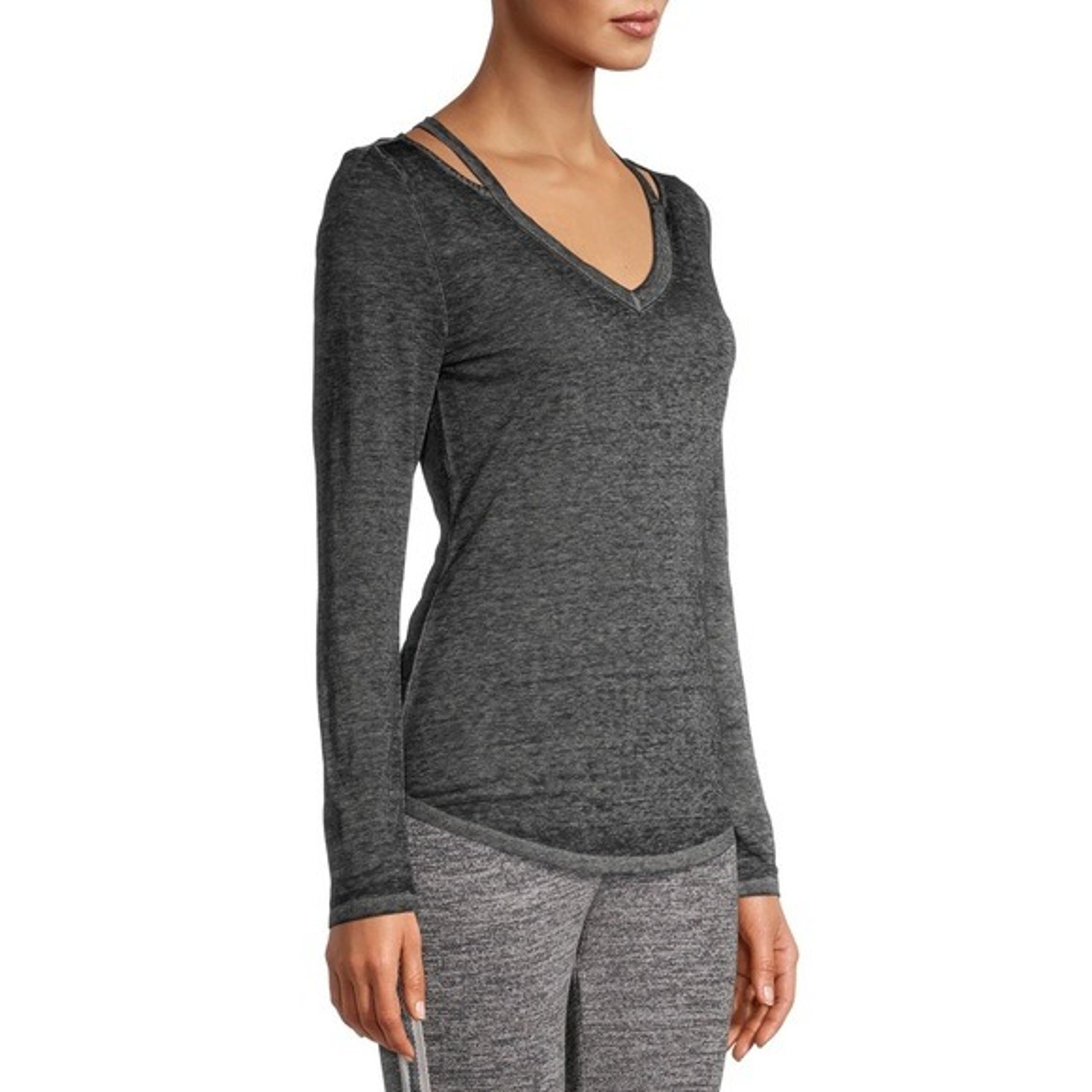 Peek a boo shoulder long sleeves top