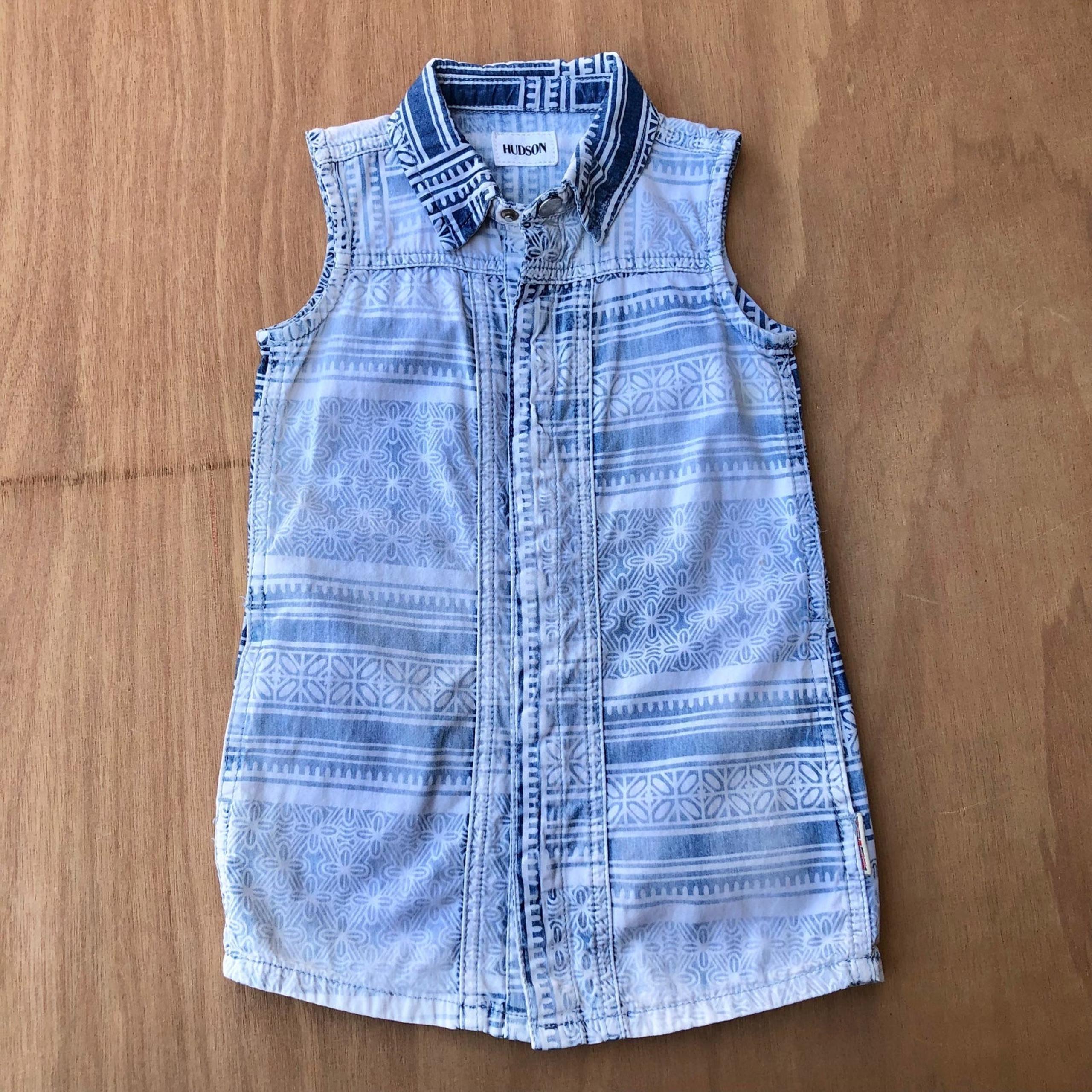 Hudson Girls Sleeveless Chambray Shirt size 2t