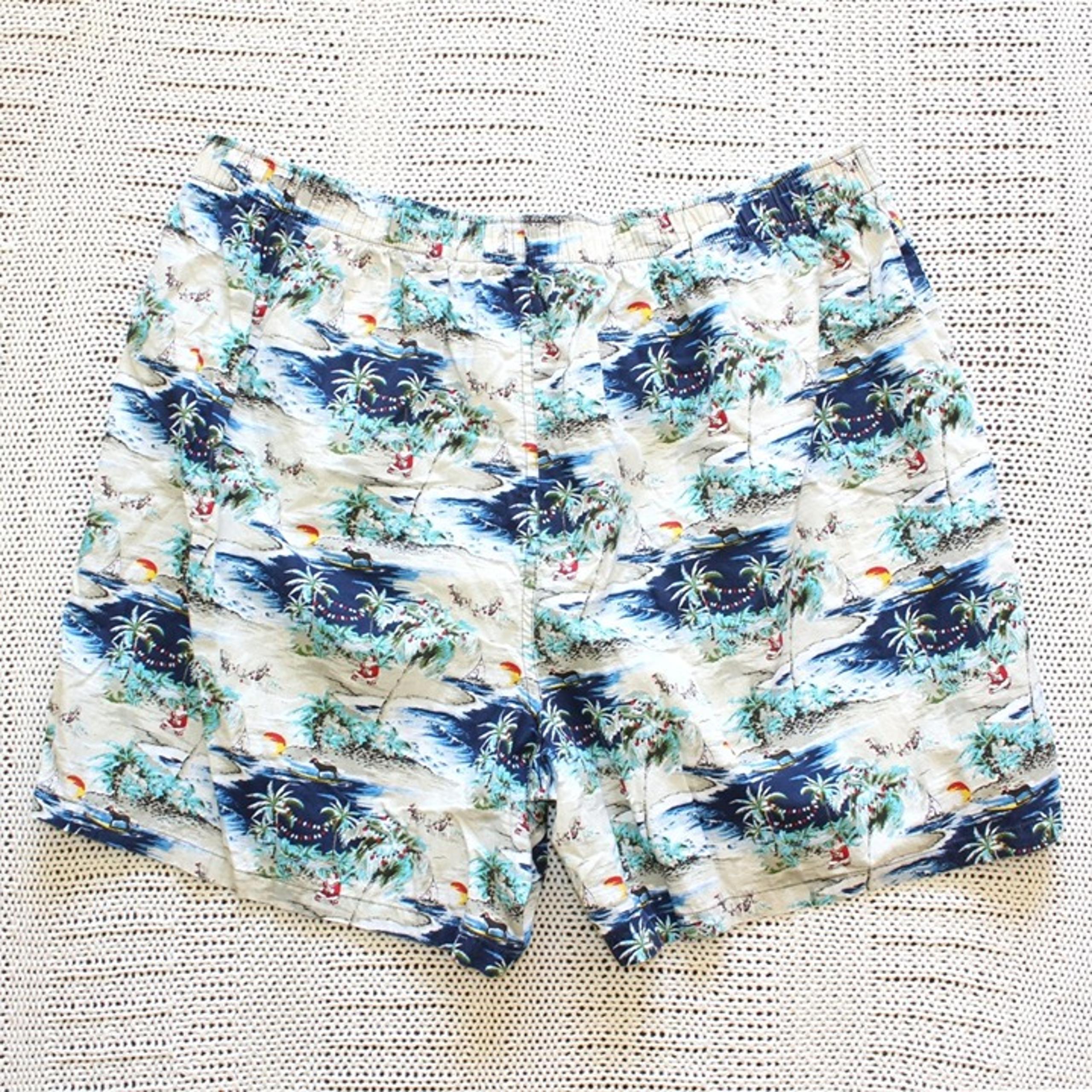 Tommy Bahama Men Hawaiian Trunk Shorts Size 1XB Christmas Santa Print 100 Cotton