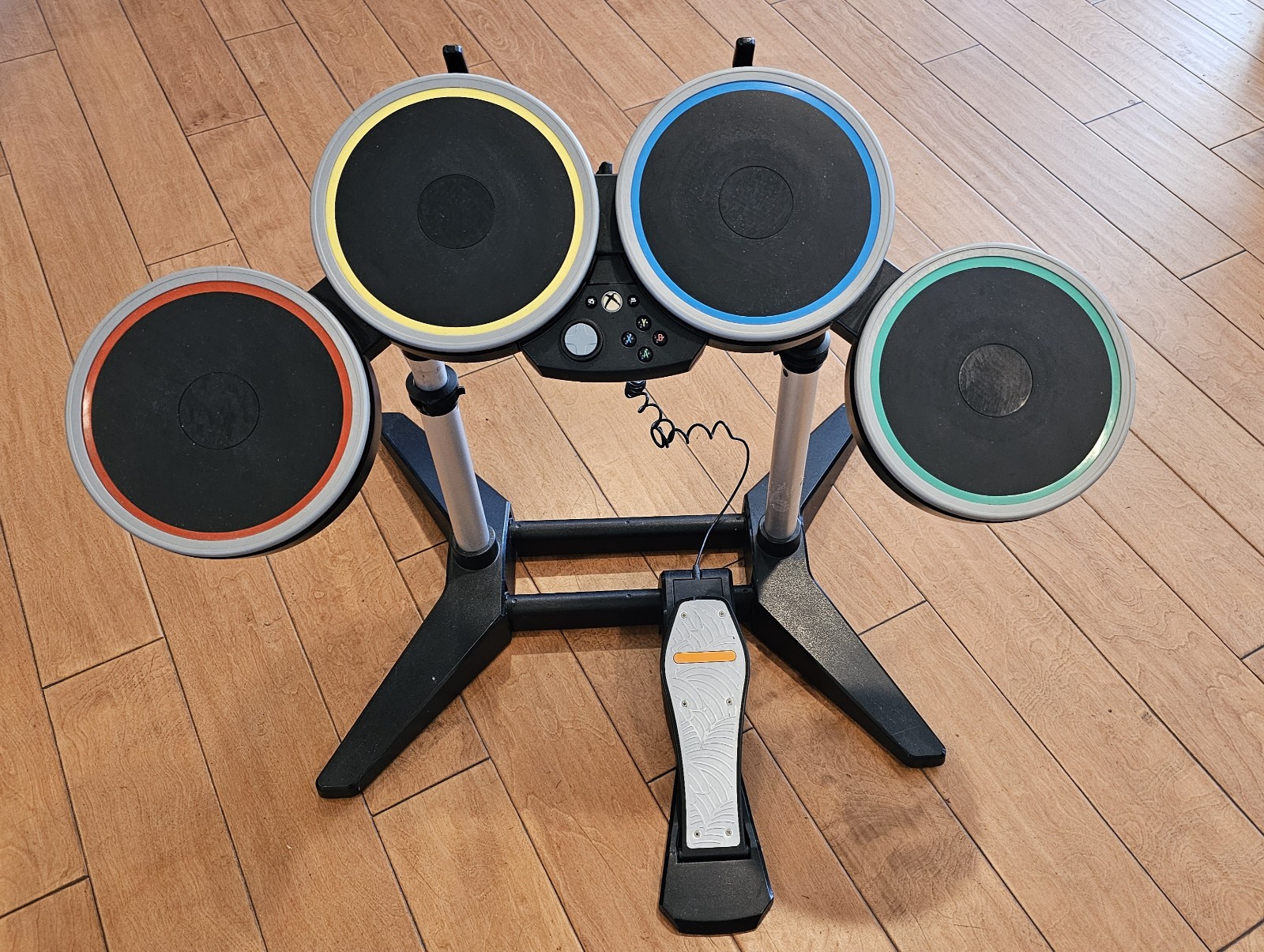 Rock band 4 Drums Xbox one with Kick pedal ( NO STICKS)
