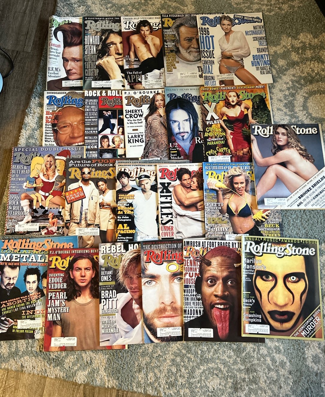 Lot of 22 Rolling Stone Magazines 1990’s Manson , Cameron Diaz , Rodman , Stern