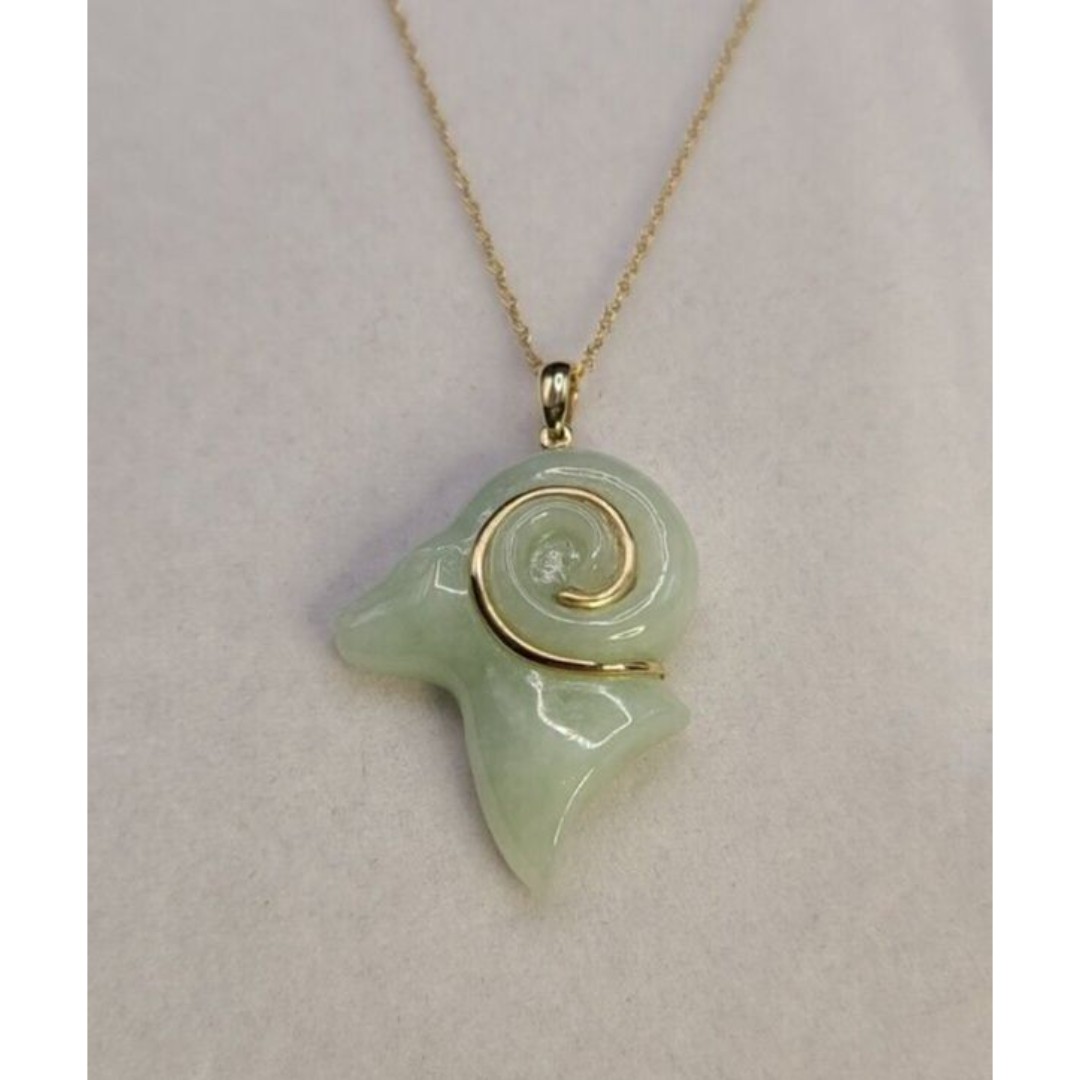 14K Gold Estate Jade Ram Pendent With Gold Horns & Bale 1.25 Long 1 Wide