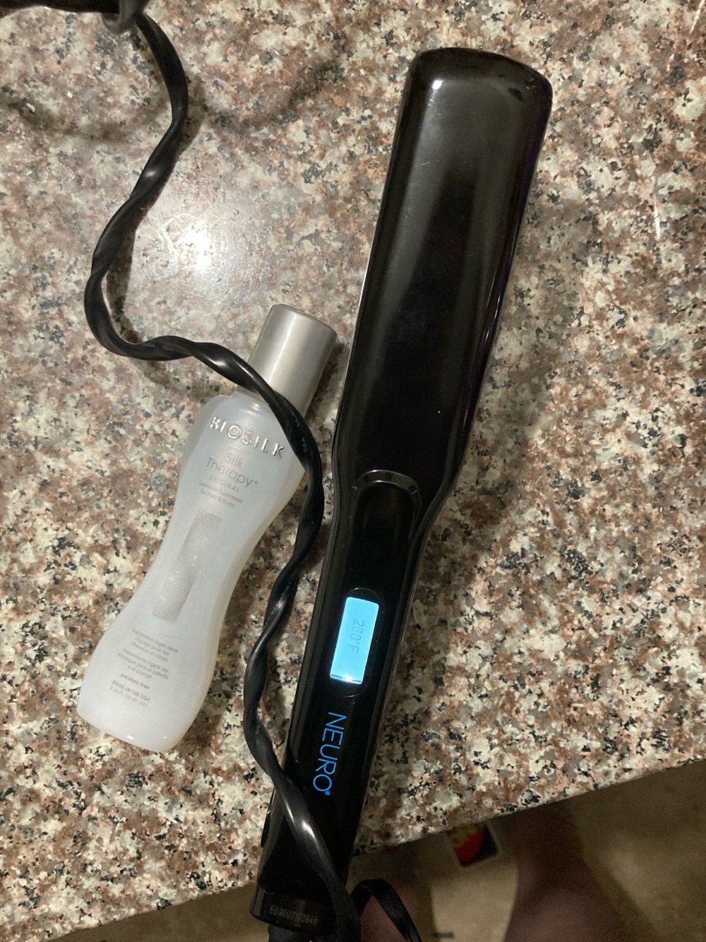 Neuro x Paul Mitchell 1 1/2 inch straighter 450 degrees