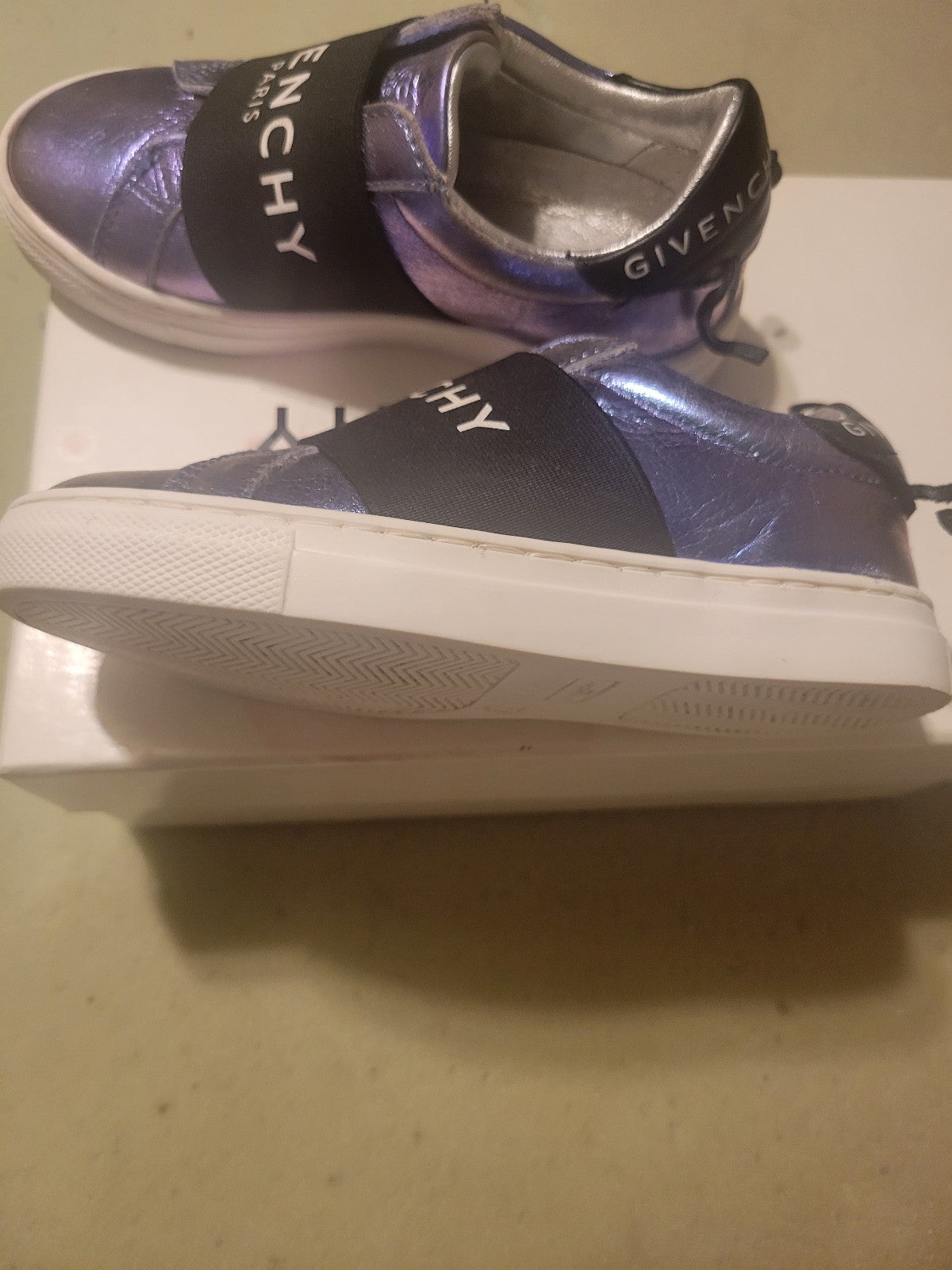 Kids Givenchy Sneakers size 28