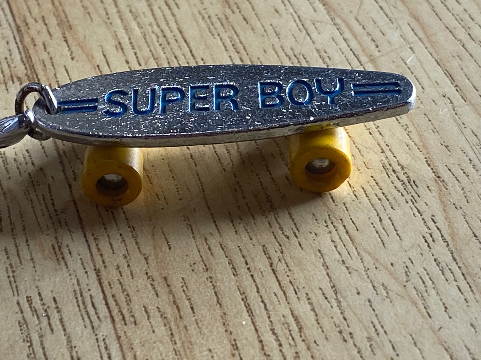 Rare vintage retro Super Boy finger board skate long board keychain