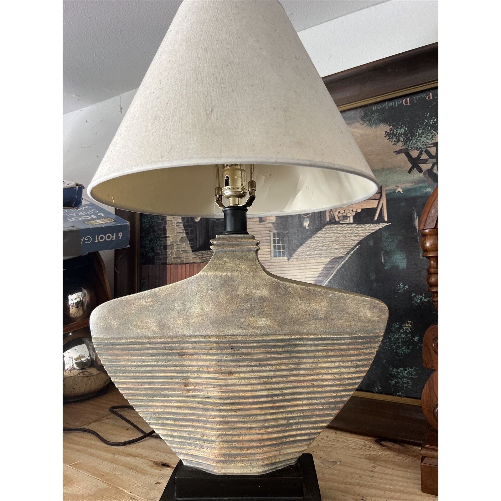 VTG Ceramic Looking Lamp Gray