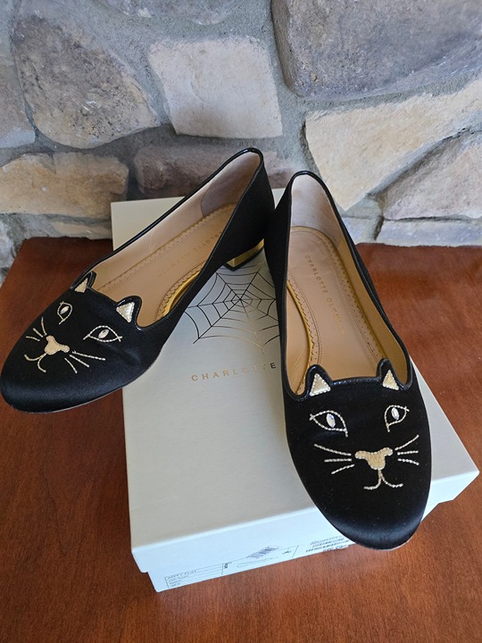Charlotte Olympia Black Satin Kitty Flats. SZ 39.5/9US Like new
