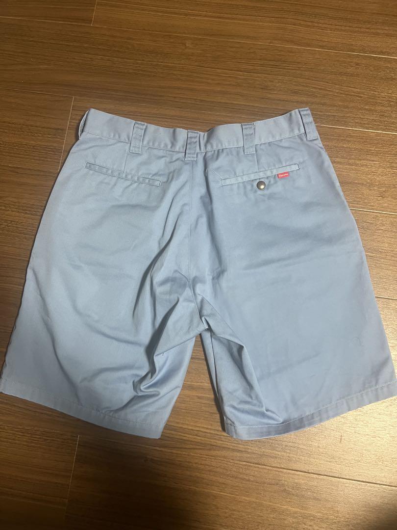 20SS Supreme work short Dusty 34 水色 20SS Supreme Work Short Dusty, size 34, light blue.