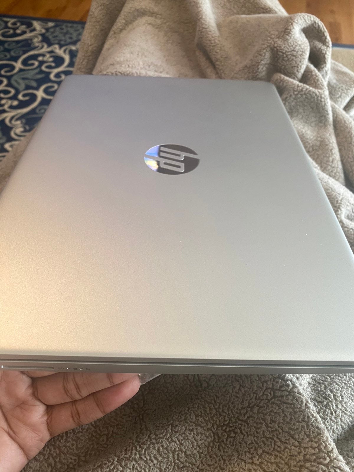 HP 14 laptop AMD atholon silver - specs included in pics
