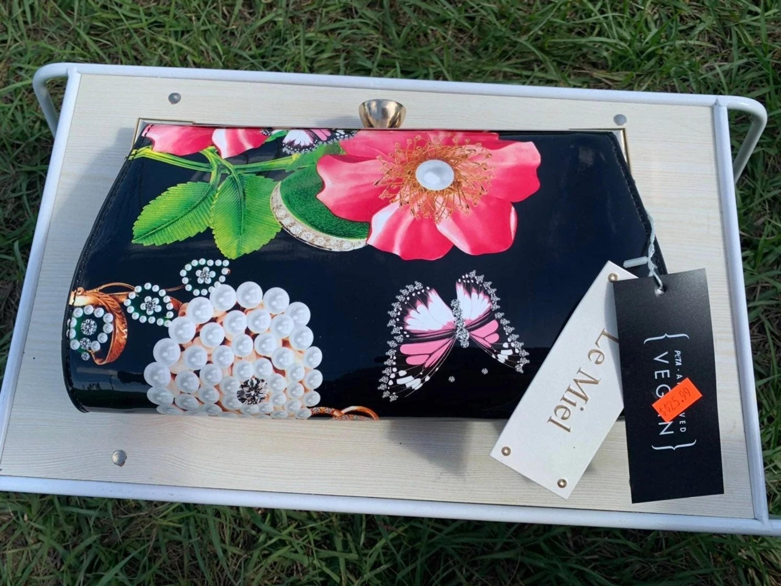 purses and handbags