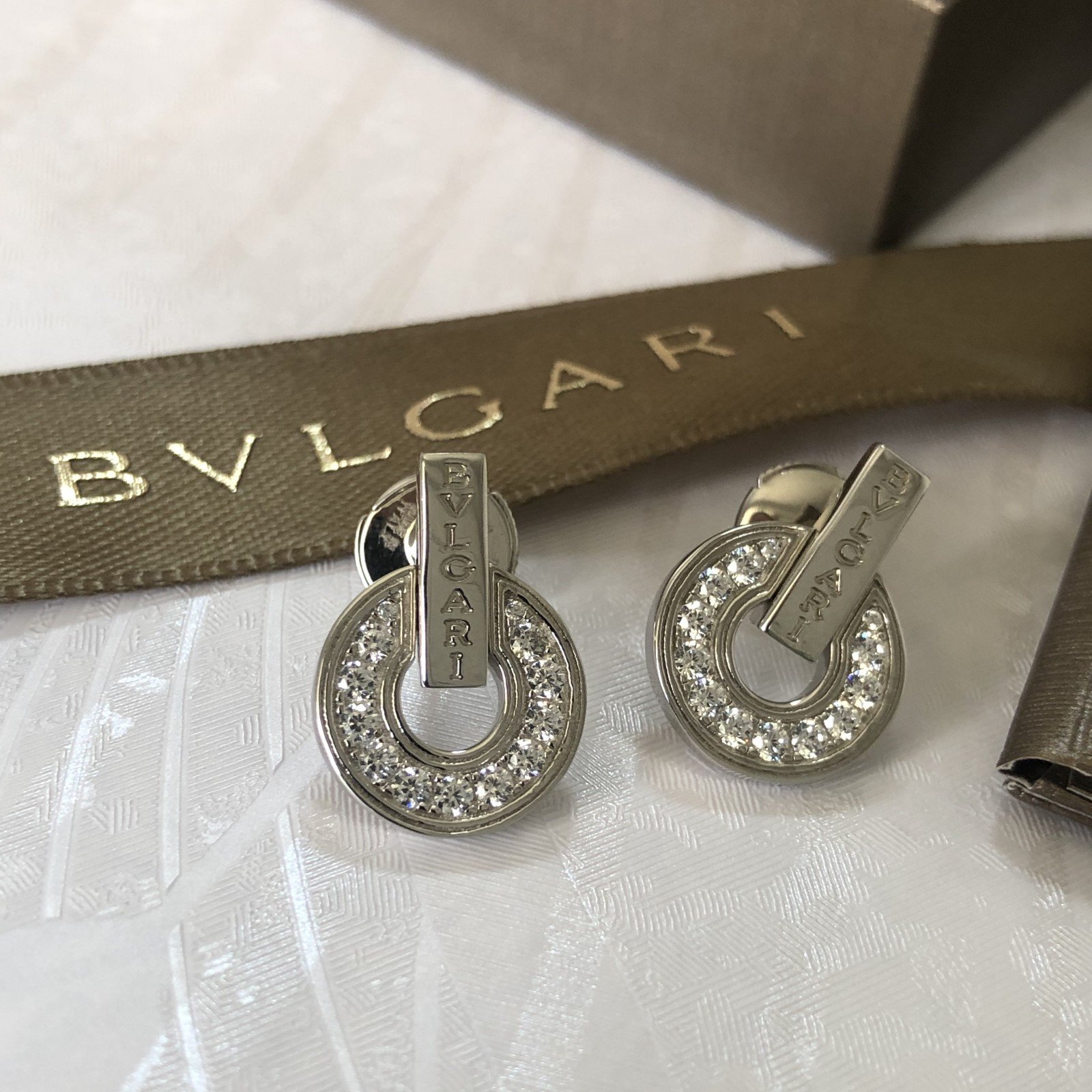 18K white gold diamond earrings for women