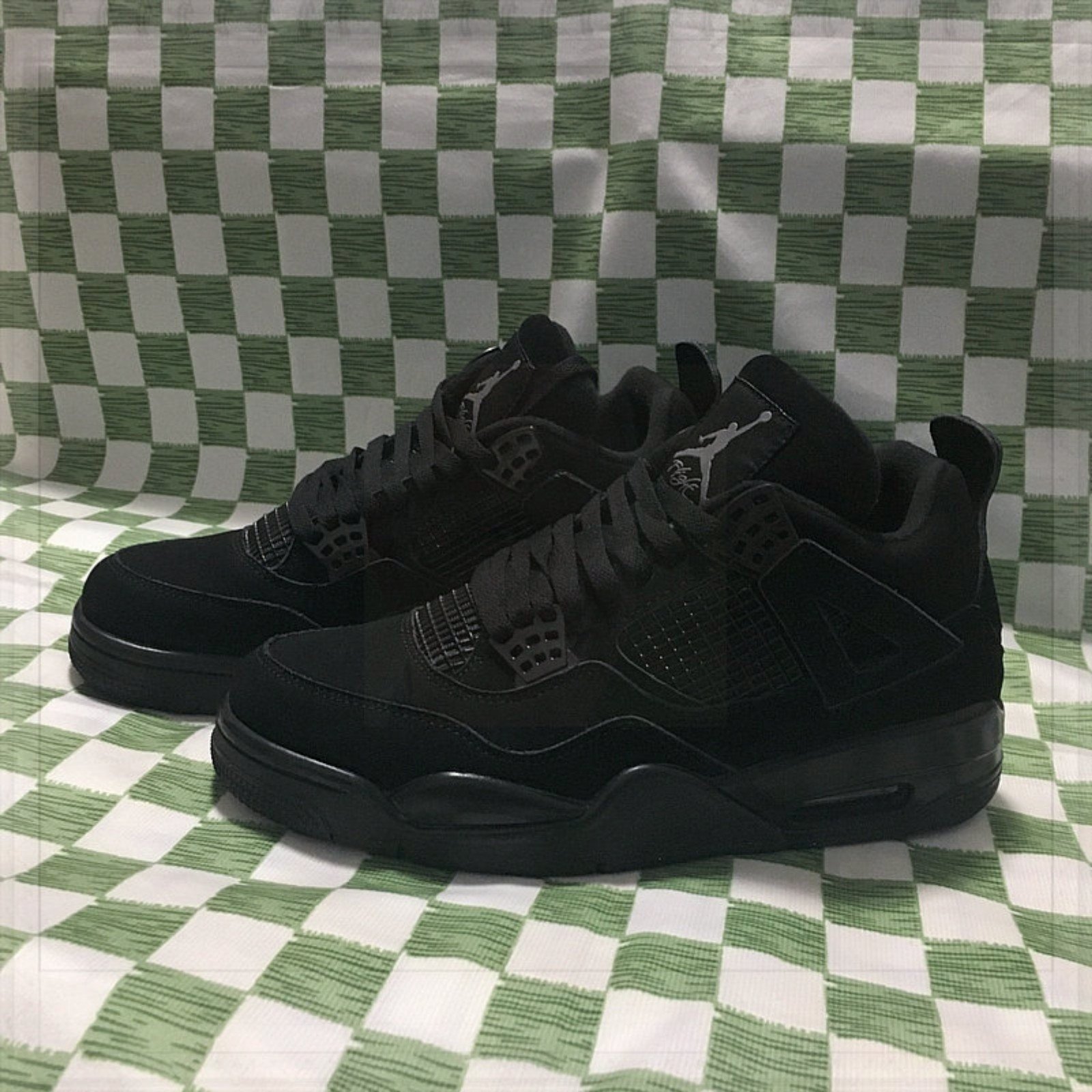 Jordan 4 Retro