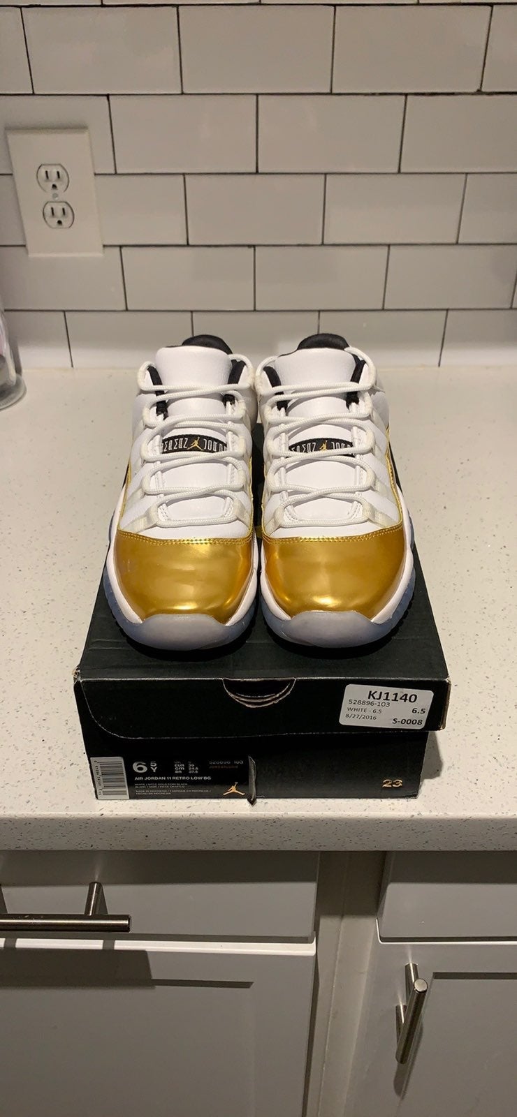 Air Jordan 11 Low Closing Ceremony GS