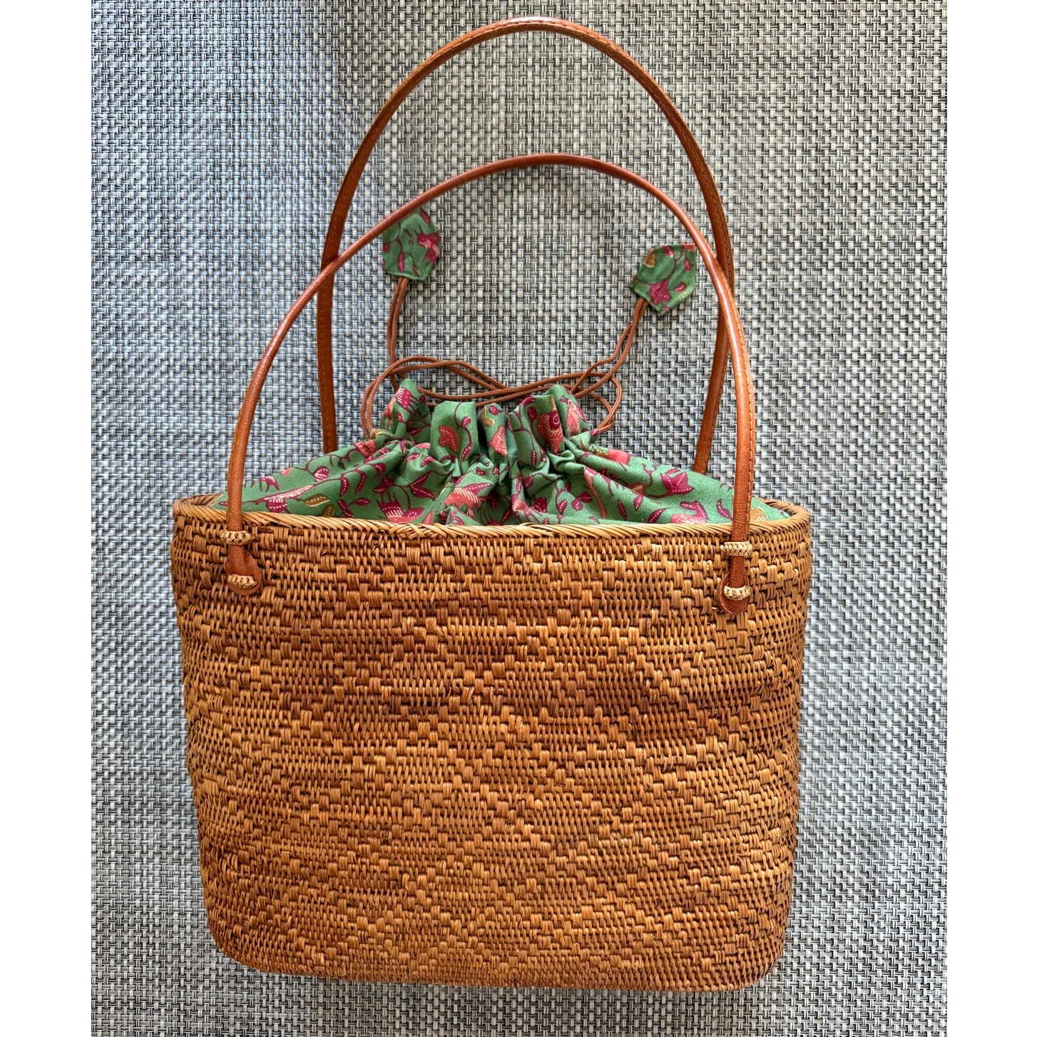 NWOT Handwoven Bali Rattan Bag Floral Drawstring Liner Leather Handle Green Pink
