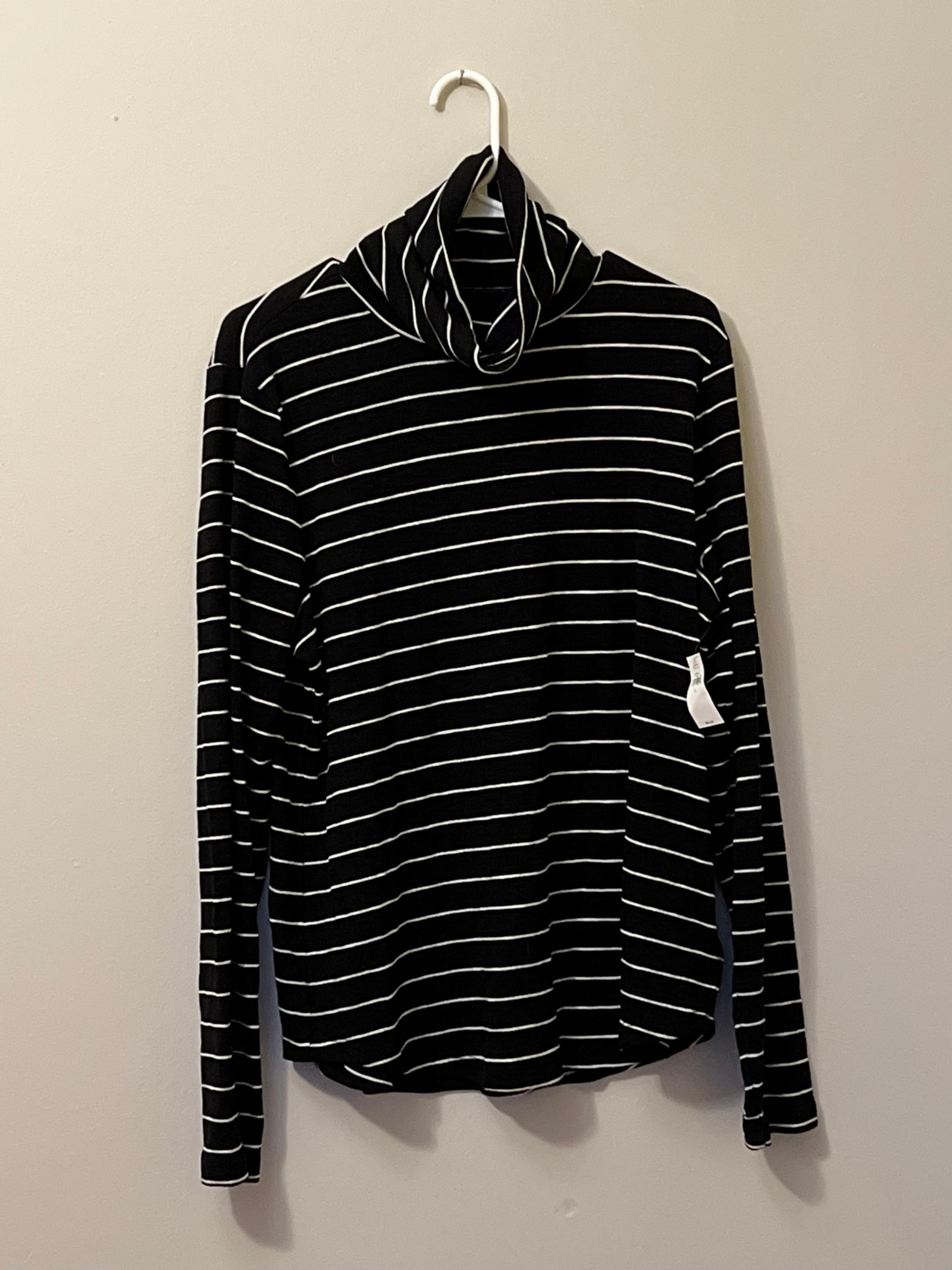 NWT GAP ribbed turtleneck