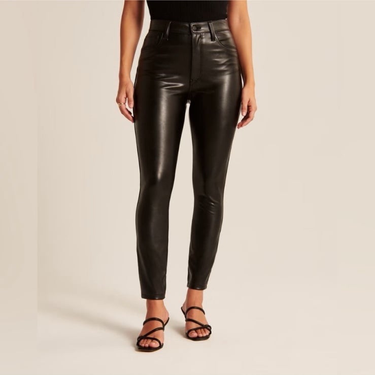 Abercrombie & Fitch The Skinny High Rise Vegan Leather Curve Love Size 25 Short