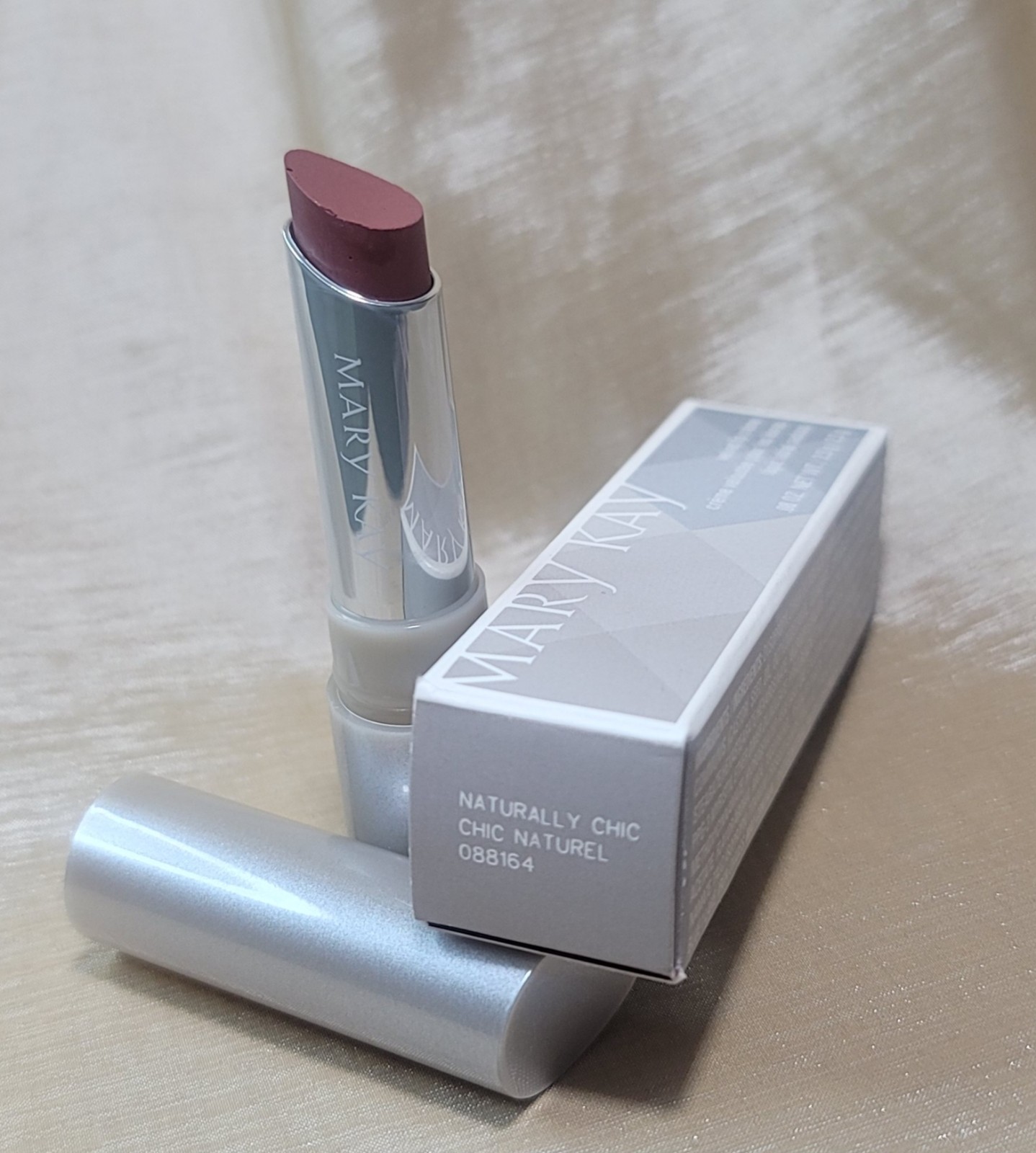 New VELVET LIP CRÈME