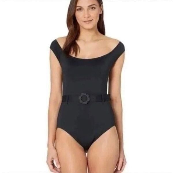 New with tags Kate Spade Daisy Buckle Bathing suit