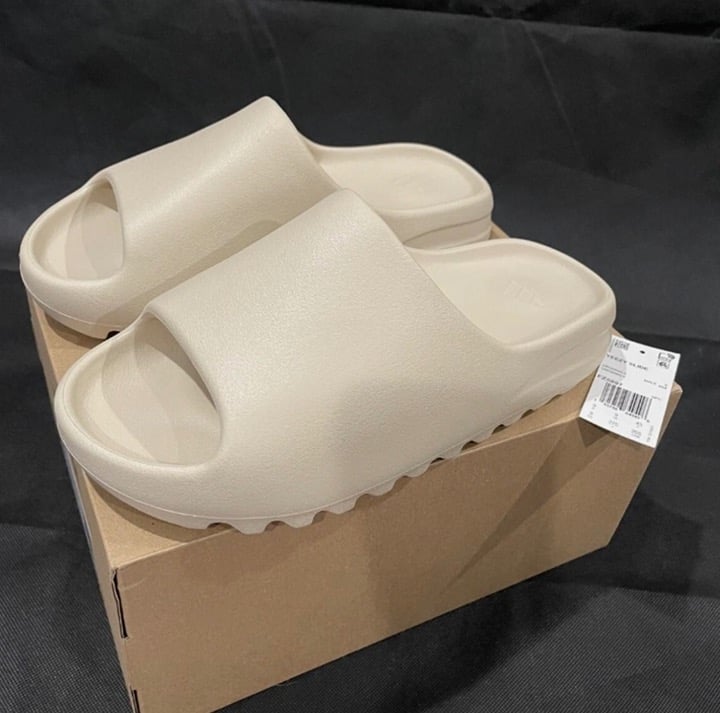 Adidas Yeezy sandal slides Bone size 10