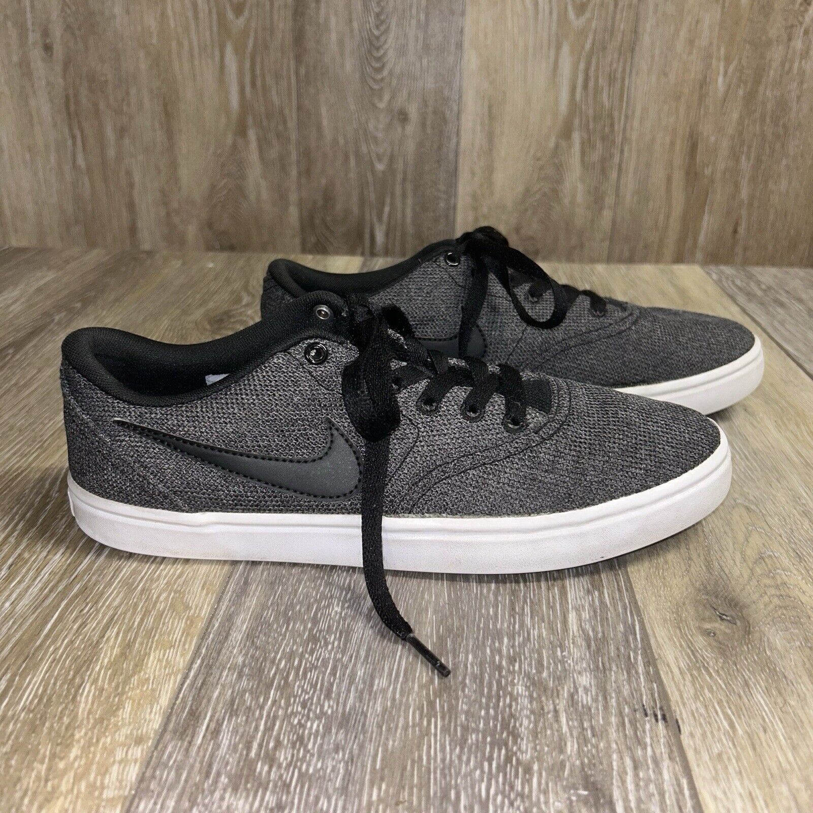 Nike Womens US Size 9 SB Solar Black Gray Skateboard 921464-008 Sneaker Shoes
