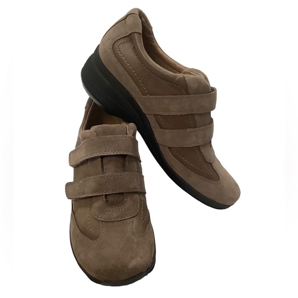 Easy Spirit anti gravity suede walking Shoes size 7