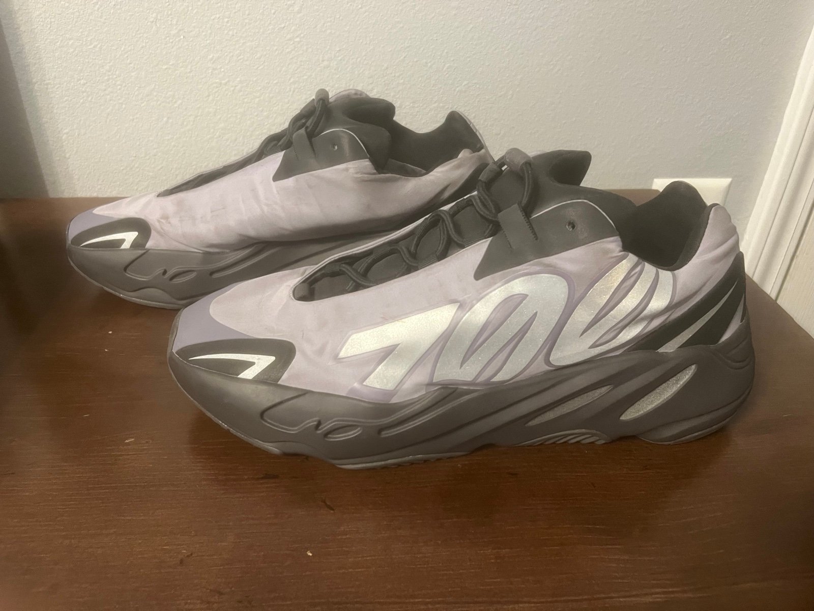 Yeezy Adidas Boost 700 MNVN