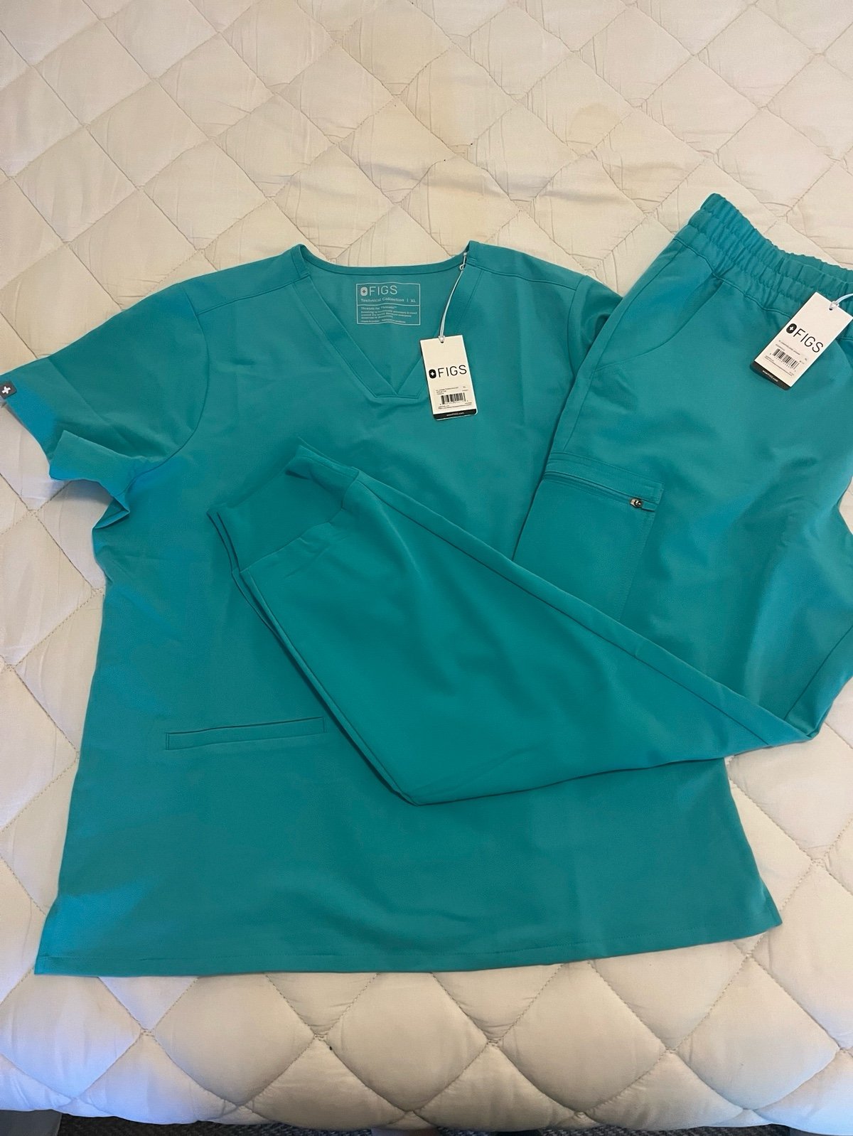 figs scrubs set