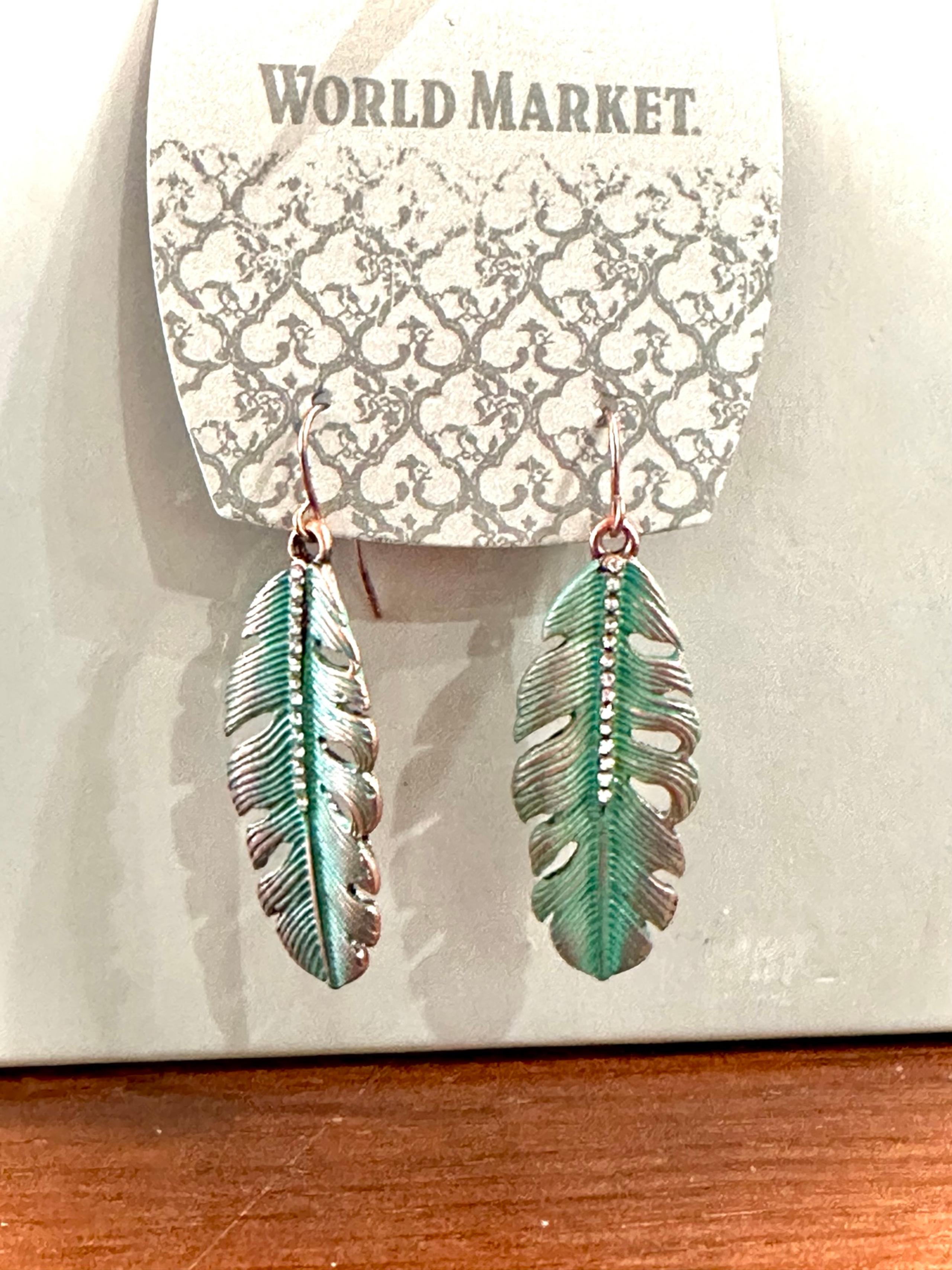 New world market feather dangle earrings