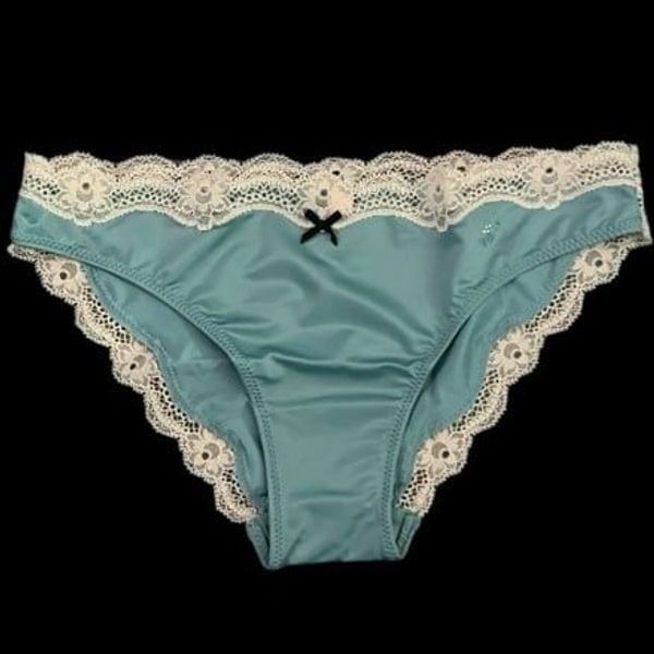 Victorias Secret Dream Angels Supersoft Satin Chrystal V Cheekini panty Teal XS