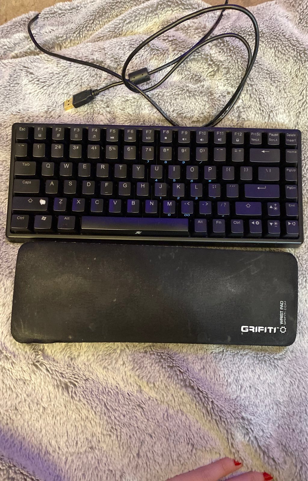 Keycool 84 mechanical keyboard and wrist