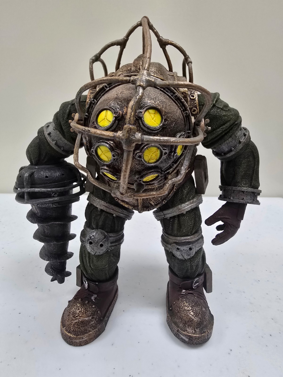 NECA Bioshock 2 Big Daddy figure