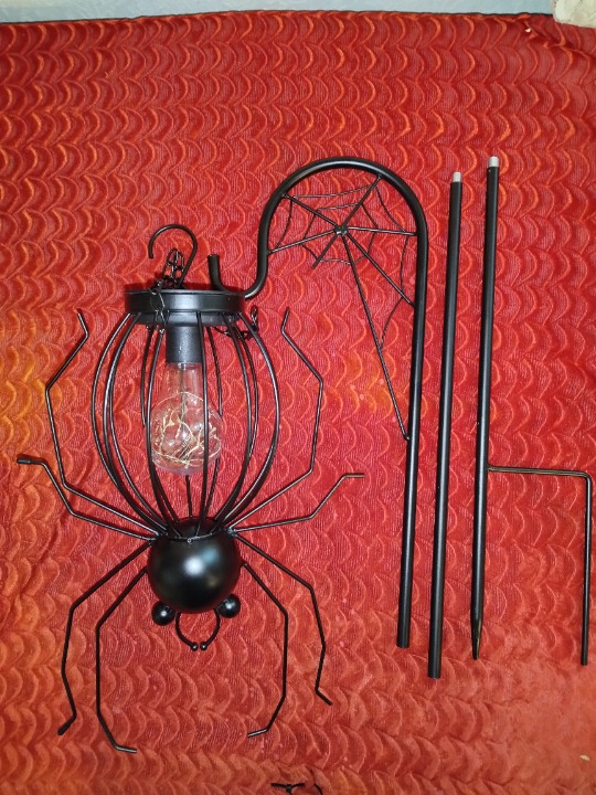 2 METAL SPIDER HANGING SOLAR LIGHT + WEBBED YARD HOOK HALLOWEEN DISPLAY LAMP