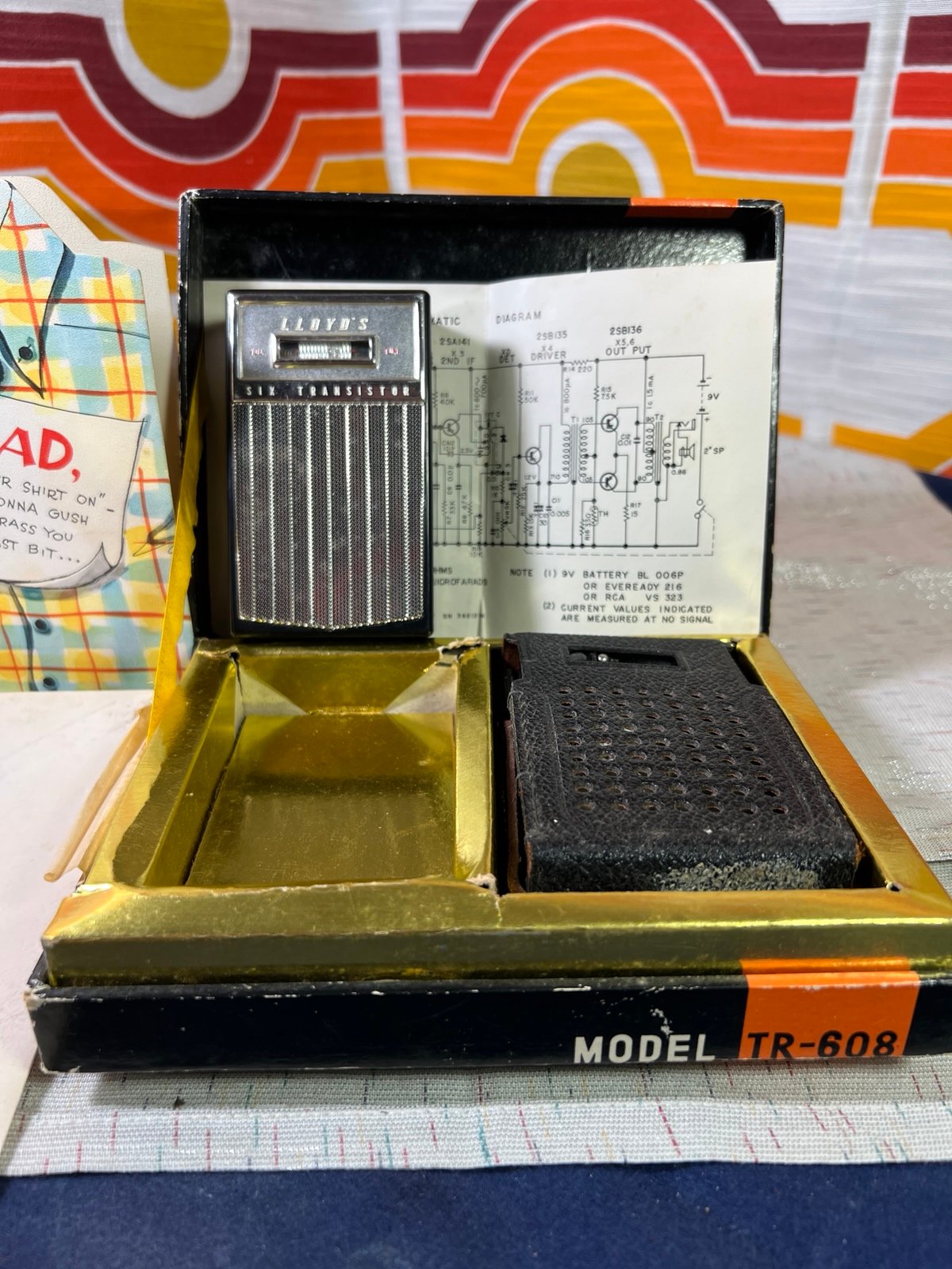 Vintage Lloyds TR-608 Transistor Radio Like New in Original Display Box