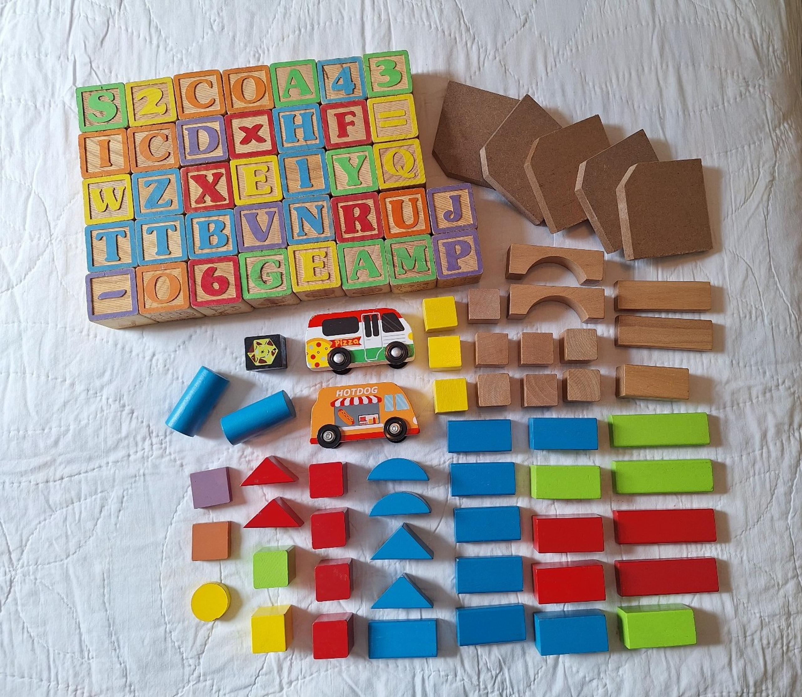 GOOD CONDITION Pre-Owned 7+ lb Lot of Wooden Toy Building Blocks Colorful Shapes - Hape