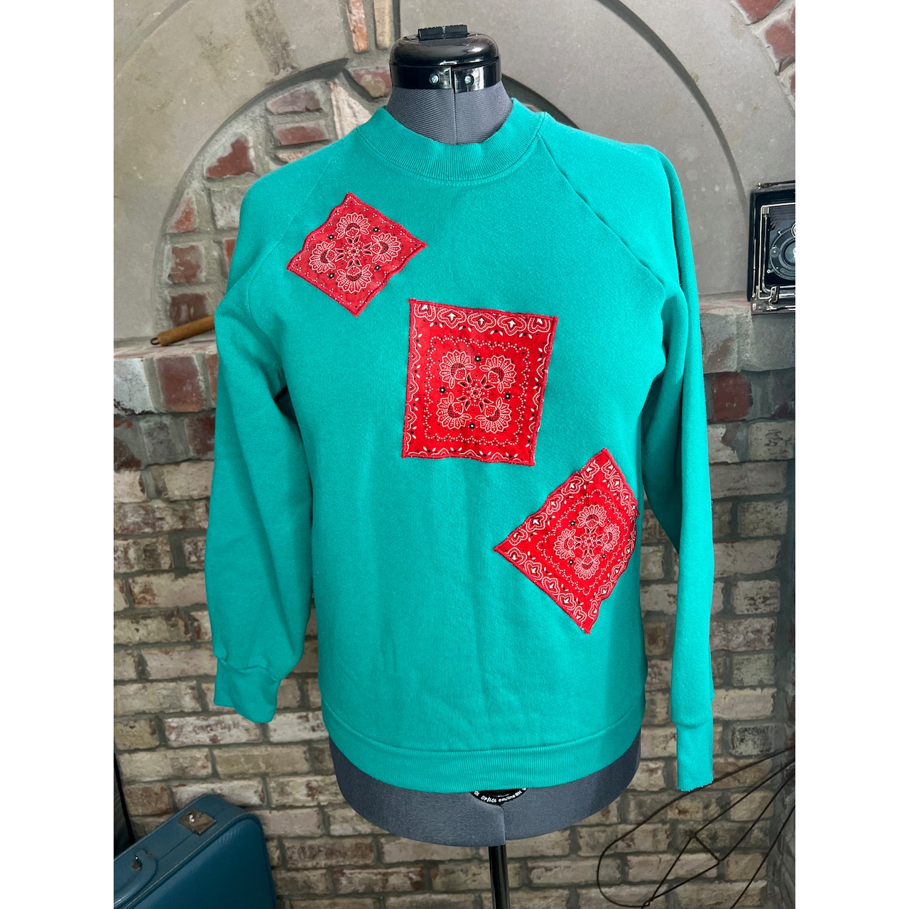 sweatshirt grannycore country patches green red