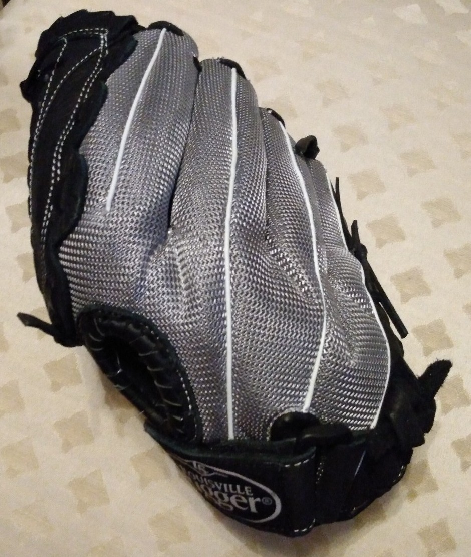 Baseball glove